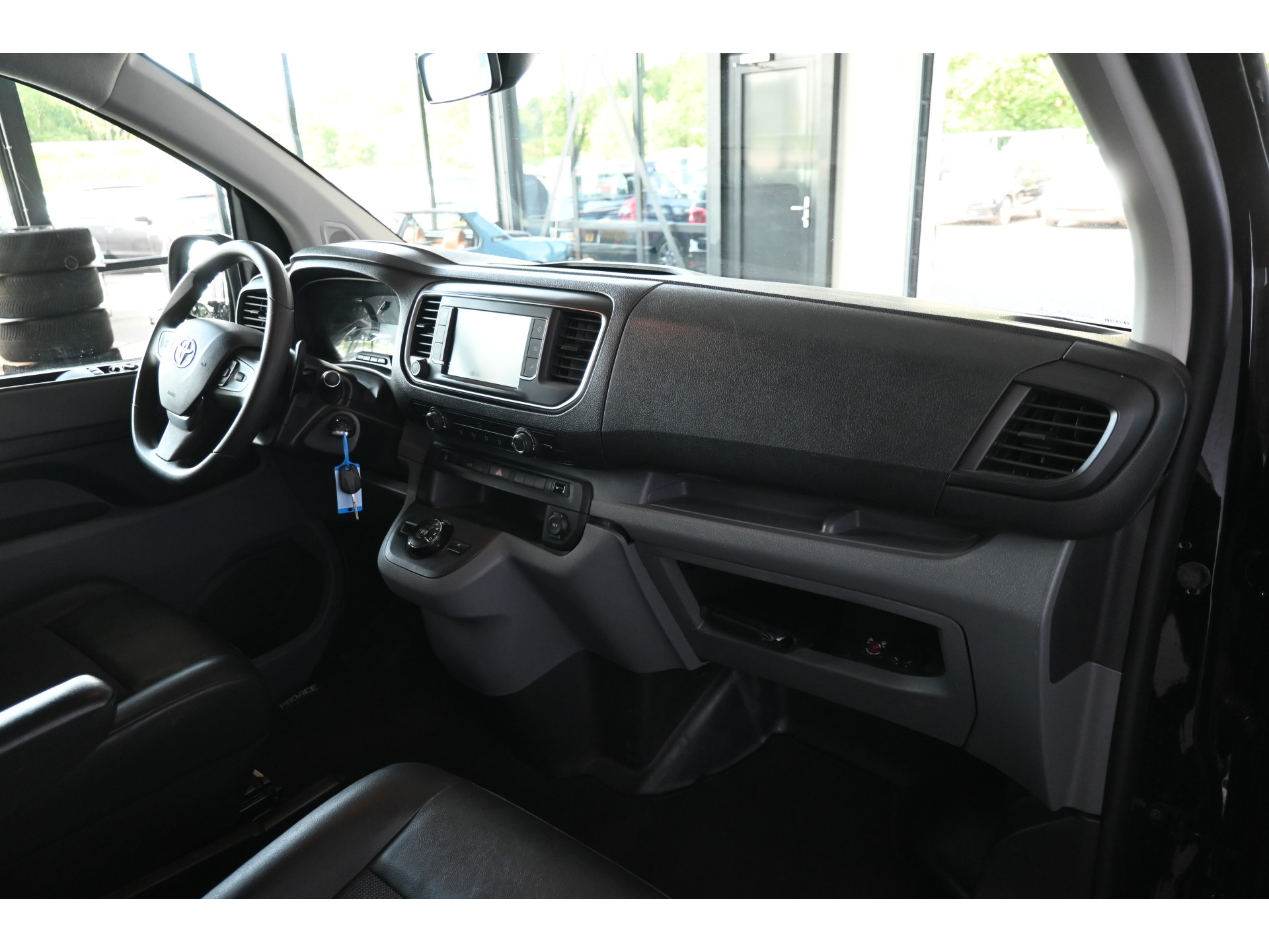 Toyota PROACE Worker 2.0 D-4D Navigator Long Automaat Clima Navigatie Stoelverwarming Rijklaarprijs! Inruil Mogelijk!