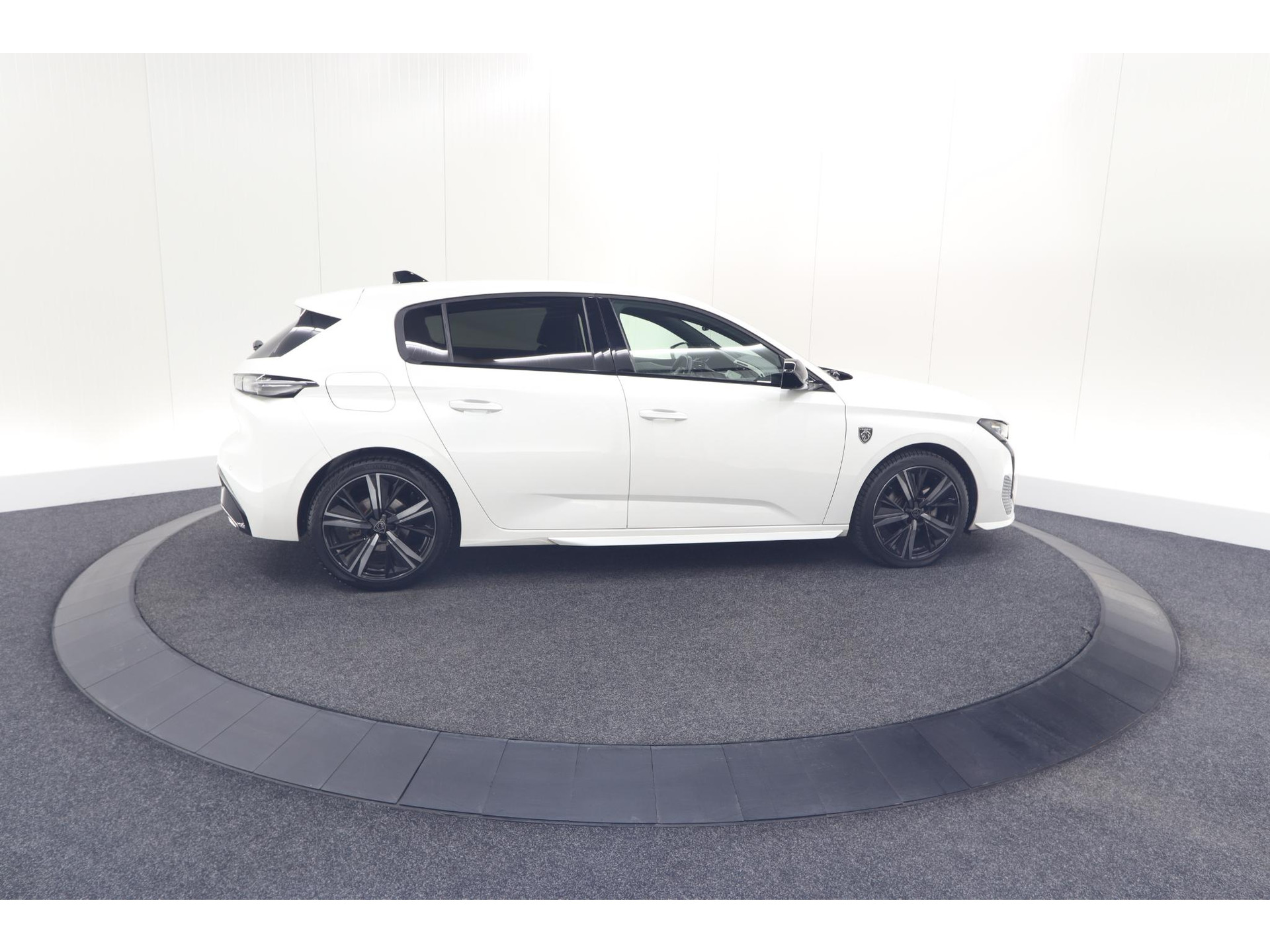 Peugeot 308 PureTech 130 GT | 360 Camera | Stoelen-Pakket | Adaptieve Cruise Control | Apple Carplay