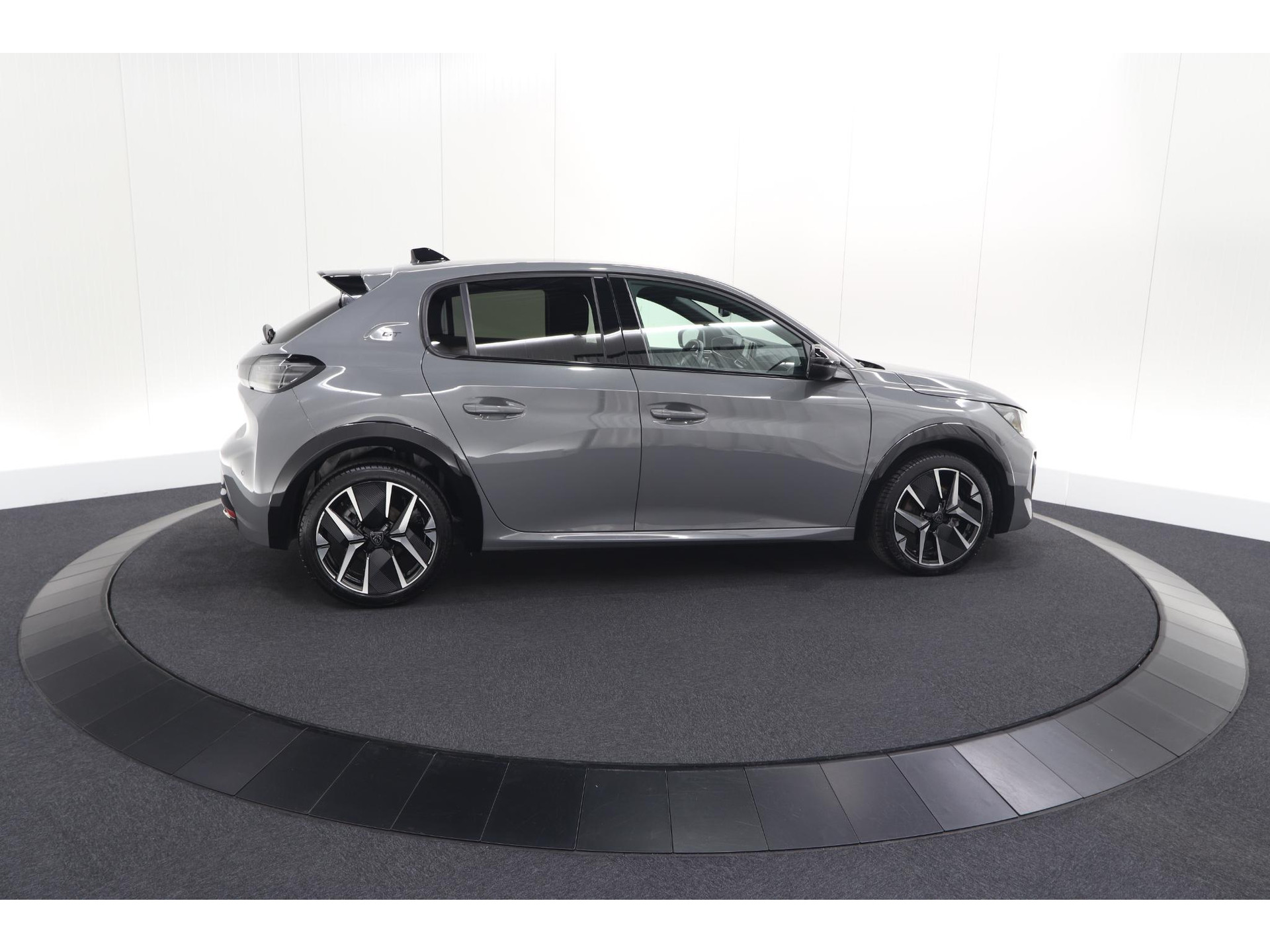 Peugeot 208 1.2 Hybrid 145 e-DCS6 GT | Alcantara Pakket | Camera | Apple Carplay | Stoelverwarming