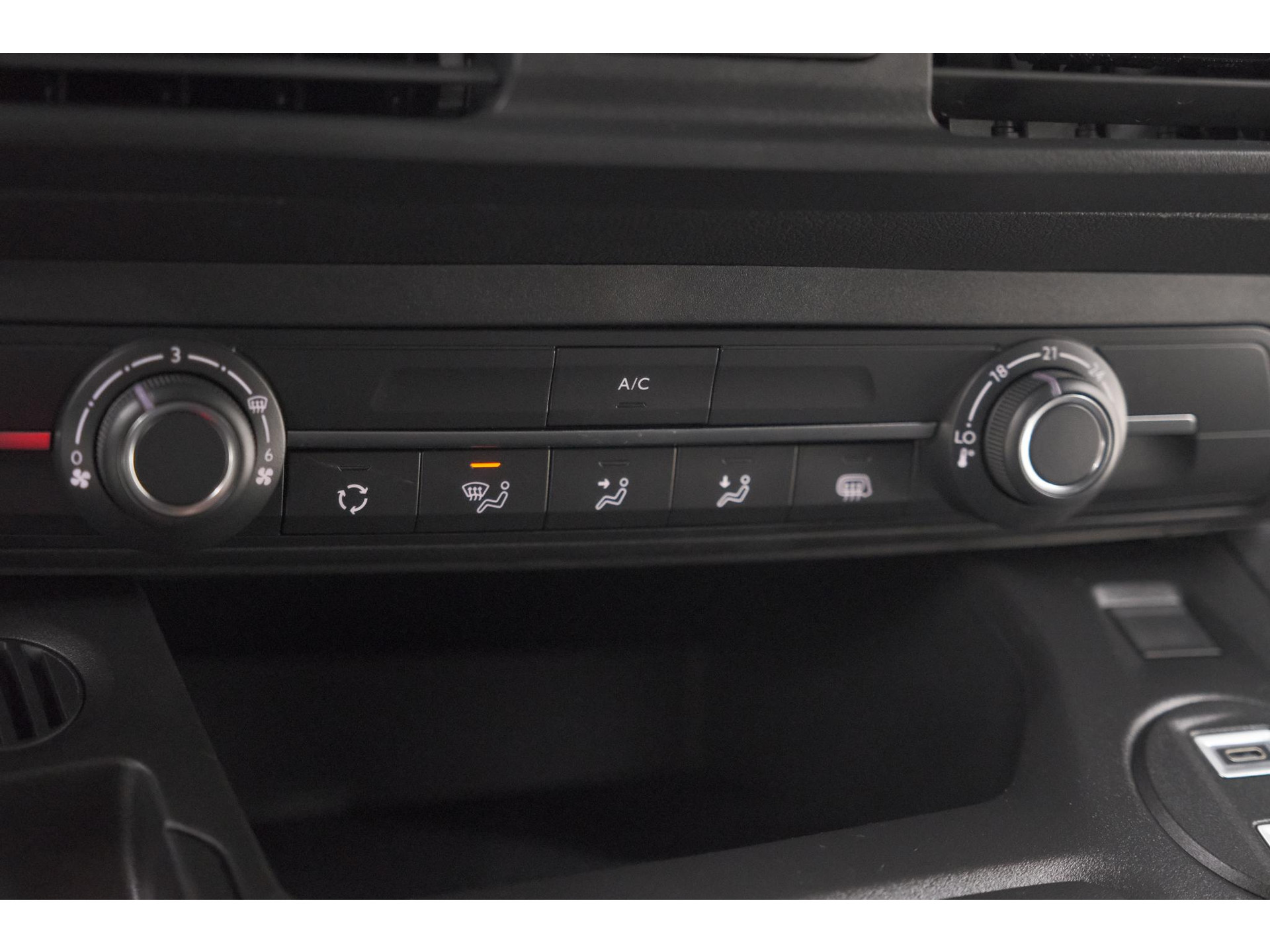 Peugeot Partner 1.5 BlueHDi 130 EAT8 S&S L2 | Trekhaak | Camera | Betimmering Laadruimte