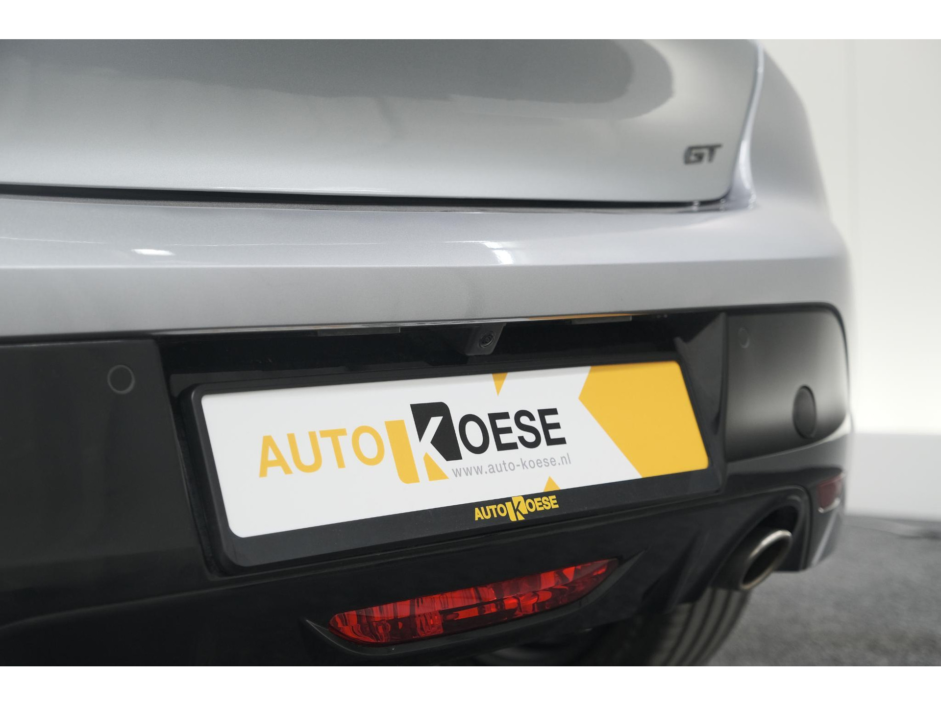 Peugeot 208 PureTech 100 GT Dark Edition | Camera | Navigatie | Apple Carplay | Parkeersensoren