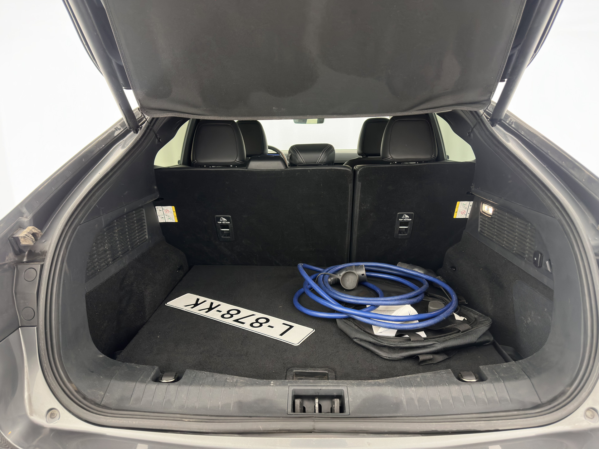 Ford Mustang Mach-E RWD 75 kWh (3-Fase) {SOH-93%} (INCL-BTW) Aut. *LEATHER | FULL-LED | DAB+ | DIGI-COCKPIT | KEYLESS | NAVI-FULLMAP | TOPVIEW | LANE-ASSIST | BLINDSPOT | CARPLAY | HEATED-COMFORTSEATS | PRIVACY-GLASS |TOWBAR | 18"ALU*