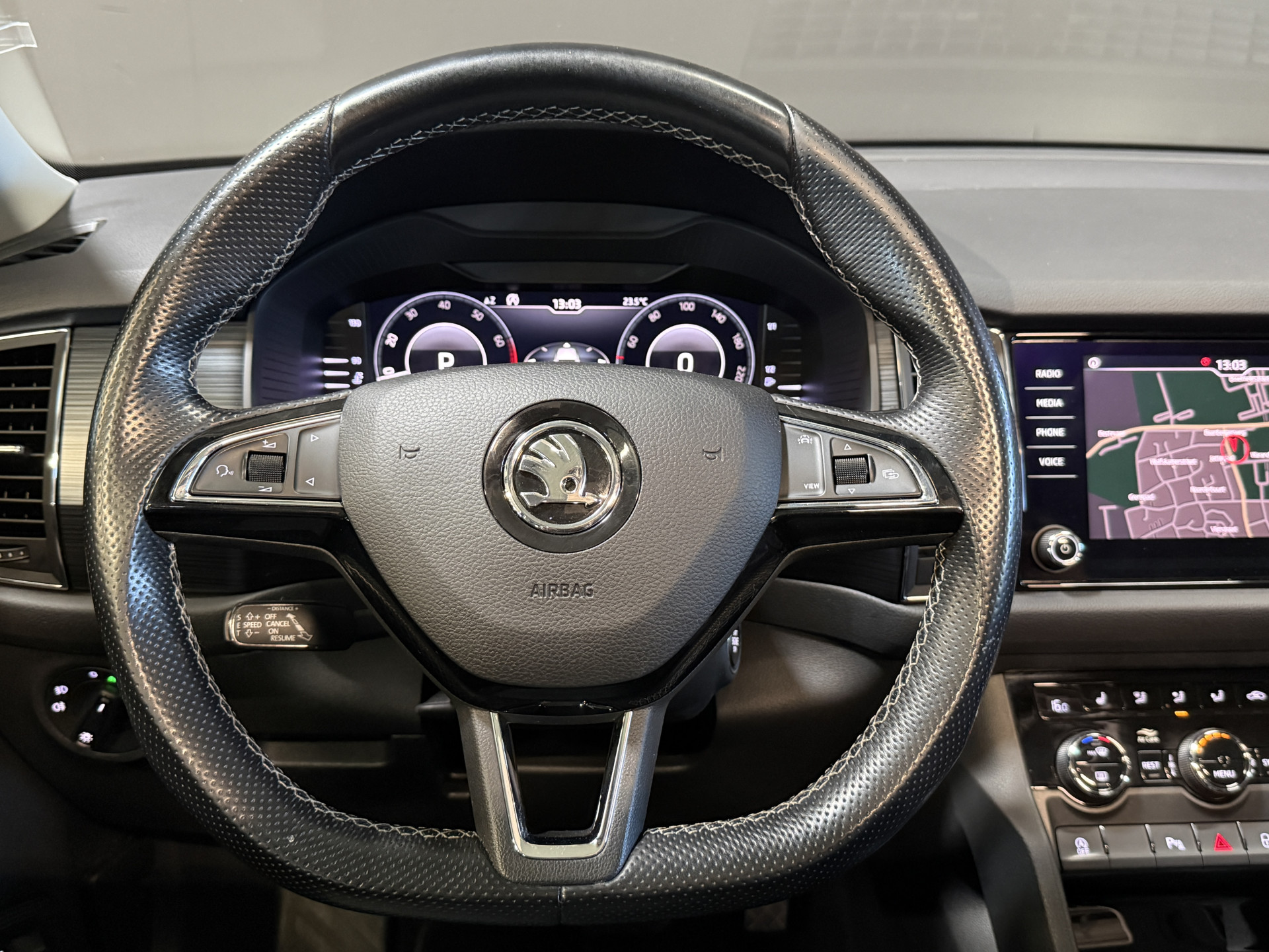 ŠKODA Kodiaq 1.5 TSI Business Edition | Panoramadak | Apple Carplay | Stoelverwarming