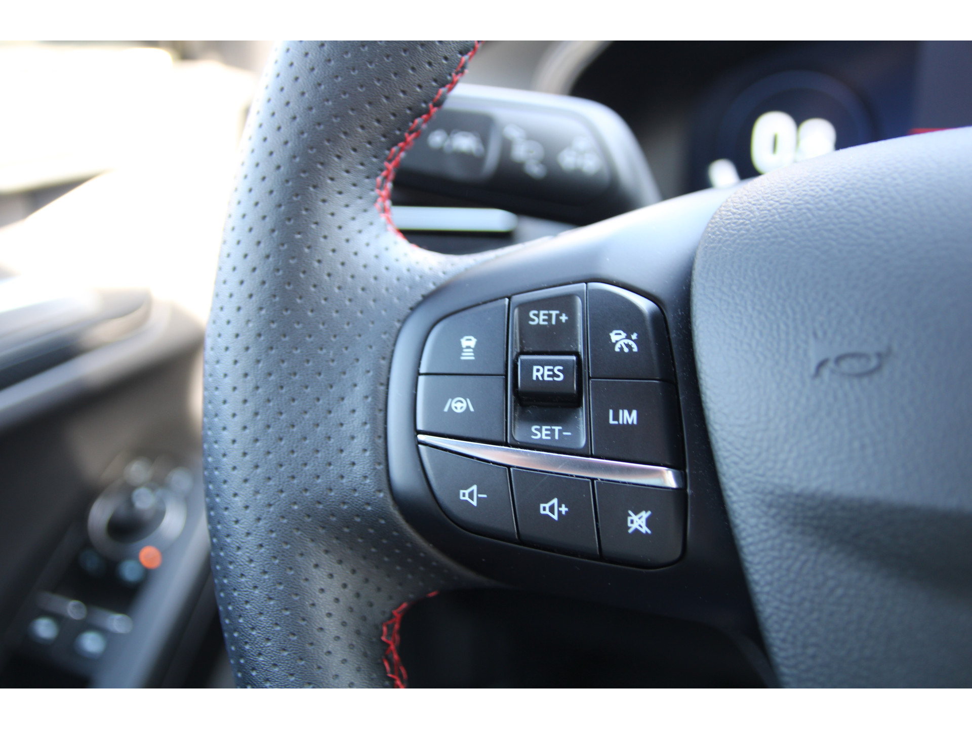 Ford Focus Wagon 1.0 EcoBoost 155 PK AUT. Hybrid ST Line X TREKHAAK AFNEEMBAAR | WINTER-PACK | HEAD-UP