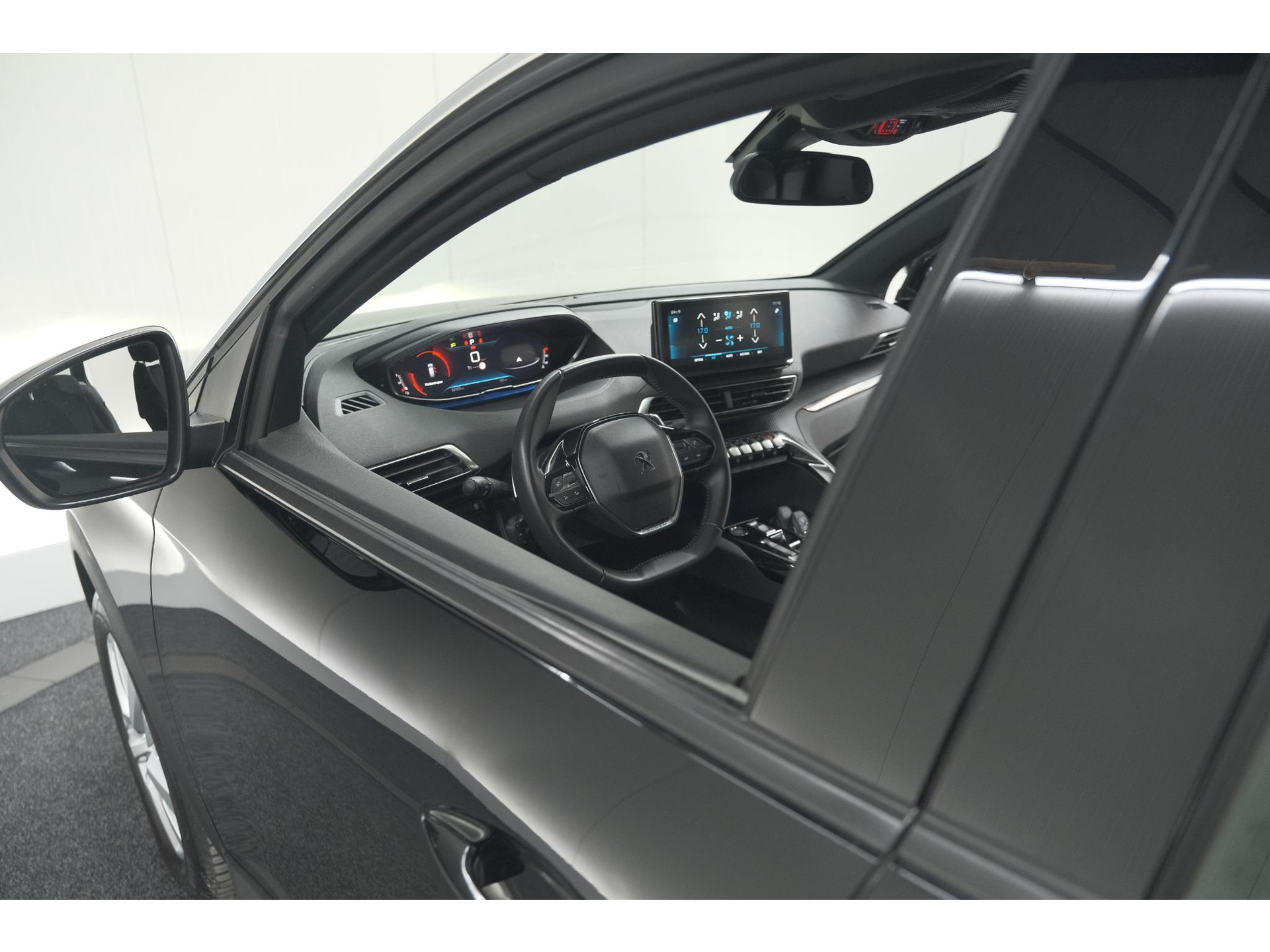 Peugeot 5008 PureTech 130 EAT8 Active Pack Business | 7 Zitplaatsen | Camera | Navigatie | Apple Carplay | Parkeersensoren