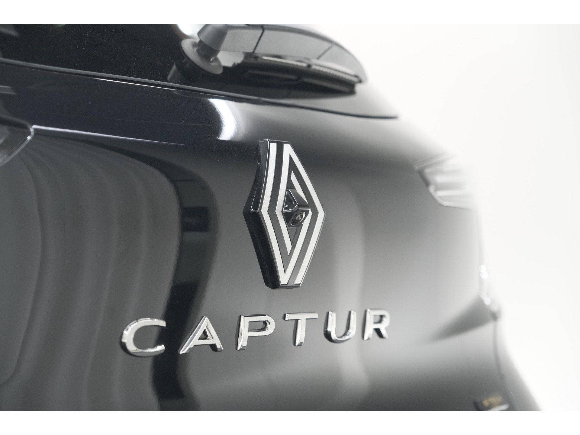 Renault Captur 1.6 E-Tech full hybrid 145 Techno | 360 Camera | Adaptieve Cruise Control | Apple Carplay | 18 Inch Lichtmetalen Velgen