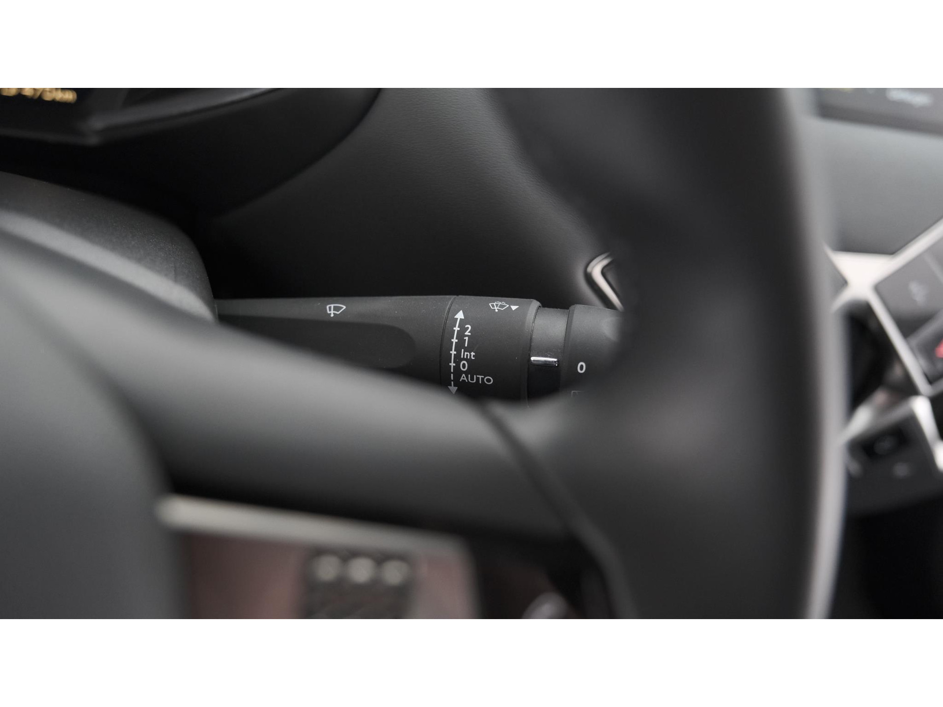 DS 3 Crossback PureTech 100 Montmartre | Parkeersensoren | Apple Carplay | Allseason Banden | Navigatie | Climate Control