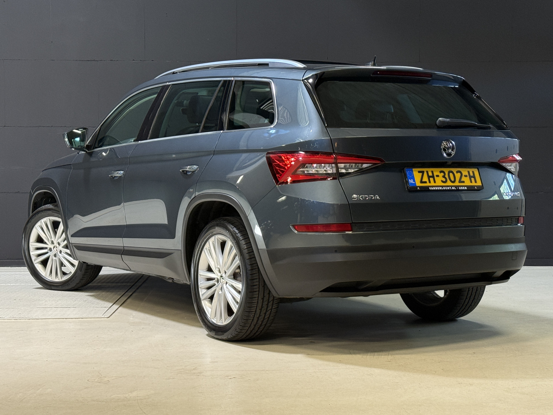 ŠKODA Kodiaq 1.5 TSI Business Edition | Panoramadak | Apple Carplay | Stoelverwarming