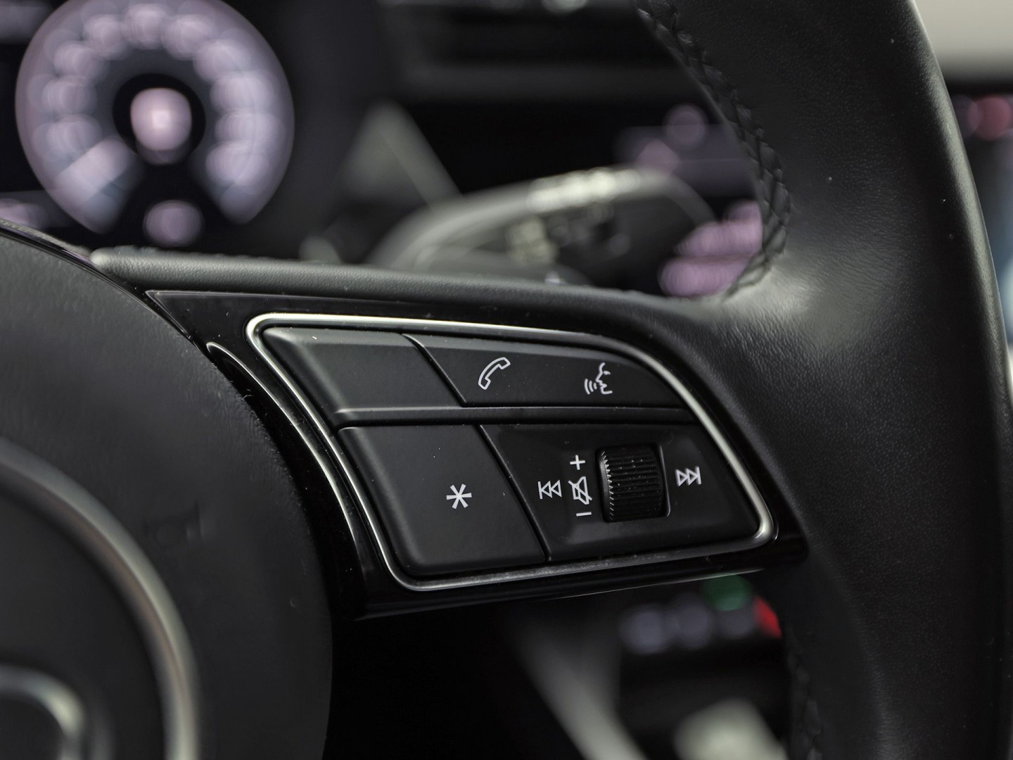 Audi A3 Sportback 40 TFSI e Sport 204Pk Automaat (APPLE CARPLAY, GROOT NAVI, LEDER, STOELVERWARMING, SPORTSTOELEN, ADAPTIVE CRUISE, GETINT GLAS, NIEUWSTAAT)