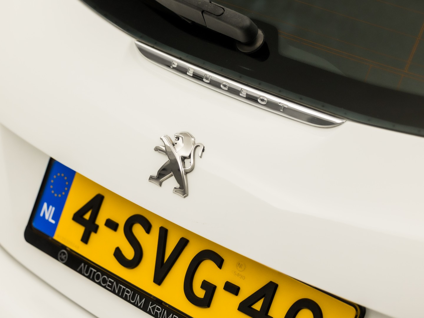 Peugeot 208 1.0 VTi Sport (SCHERM, BLUETOOTH, ELEK RAMEN, SPORTSTOELEN, CRUISE, NIEUWE APK, NIEUWSTAAT)