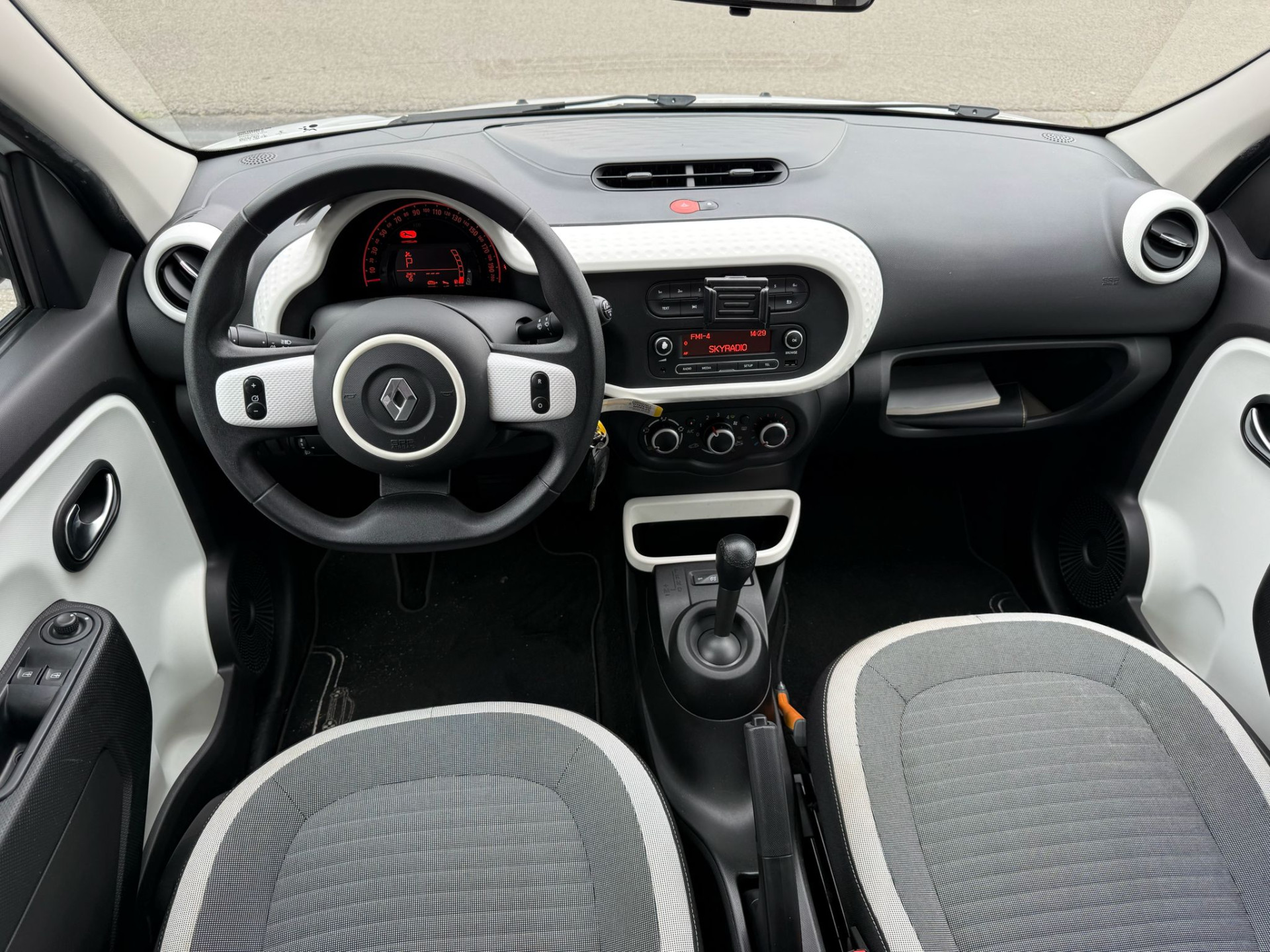 Renault Twingo 1.0 SCe Collection | 1E EIGENAAR | 3/6/12MND GARANTIE | AUTOMAAT | ELECRAMEN | BLUETOOTH | AIRCO