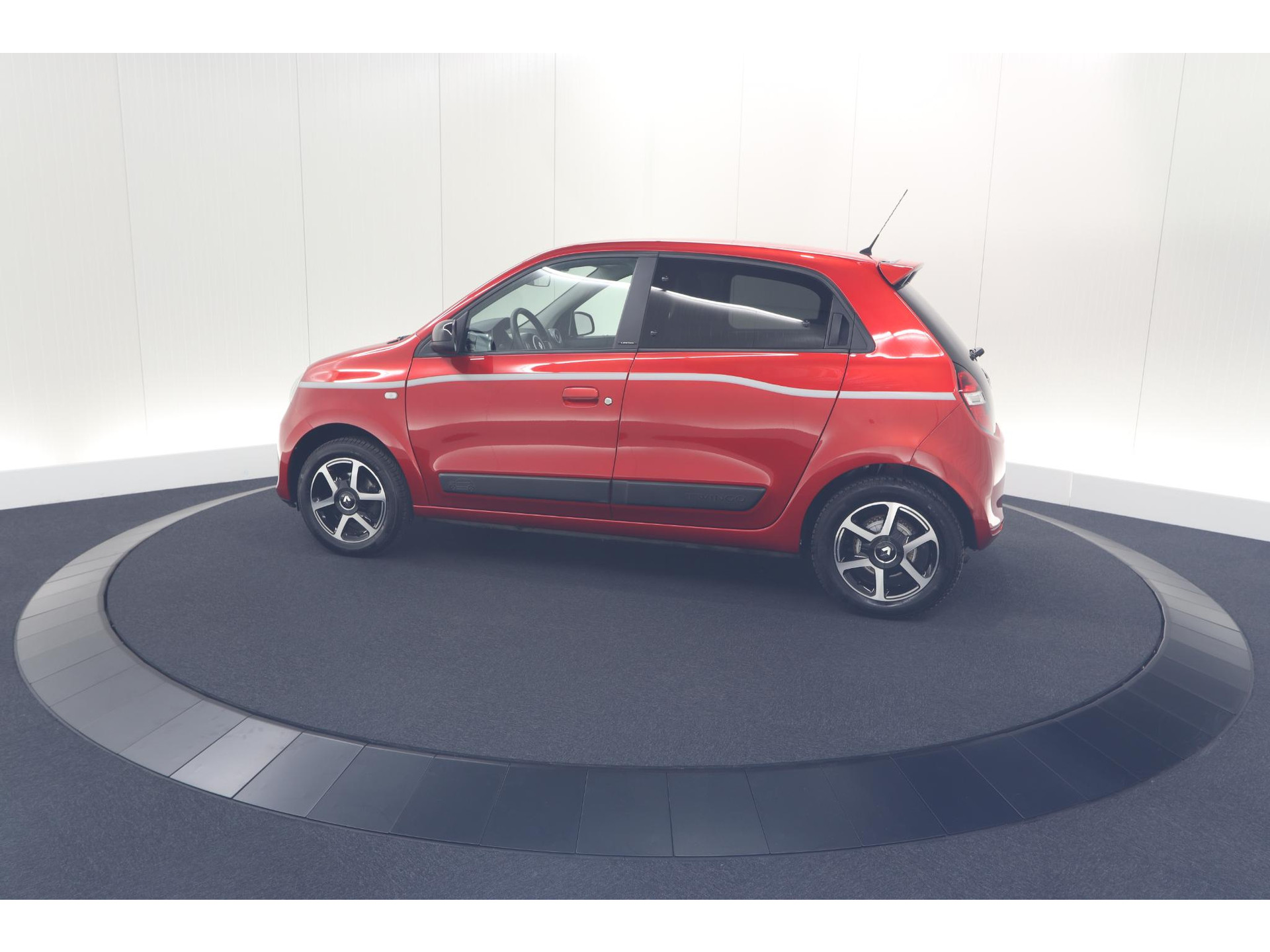 Renault Twingo 1.0 SCe Limited | Automaat | Parkeersensoren | Allseason Banden | Bluetooth Radio