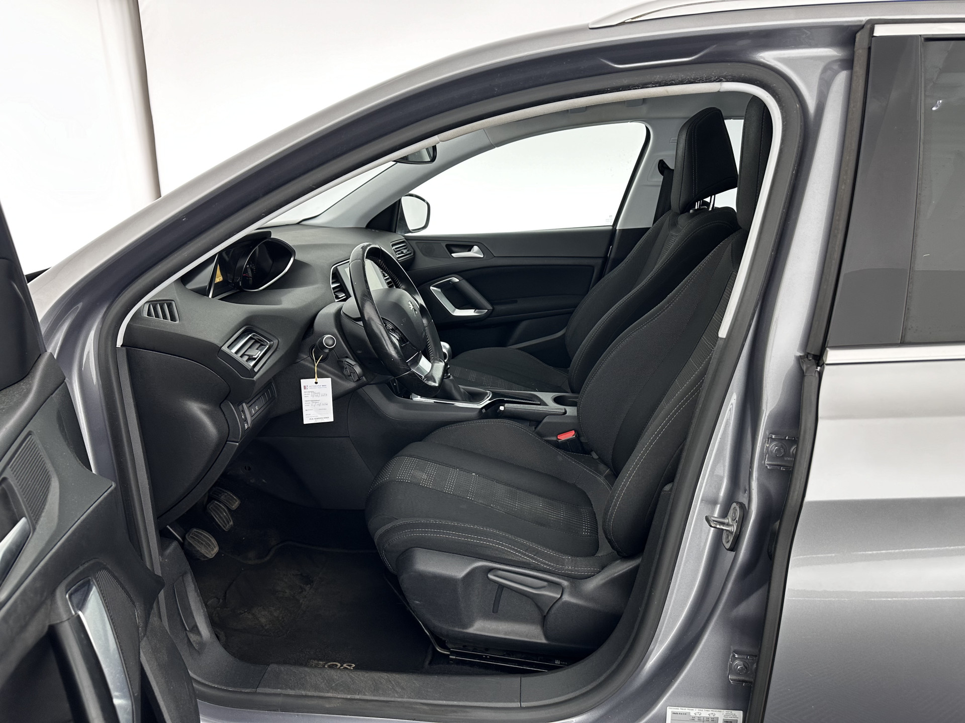 Peugeot 308 SW 1.6 BlueHDI Blue Lease Executive Pack *PANO | CAMERA | NAVI-FULLMAP | ECC | PDC | CRUISE | LANE-ASSIST | COMFORT-SEATS | 16"ALU*