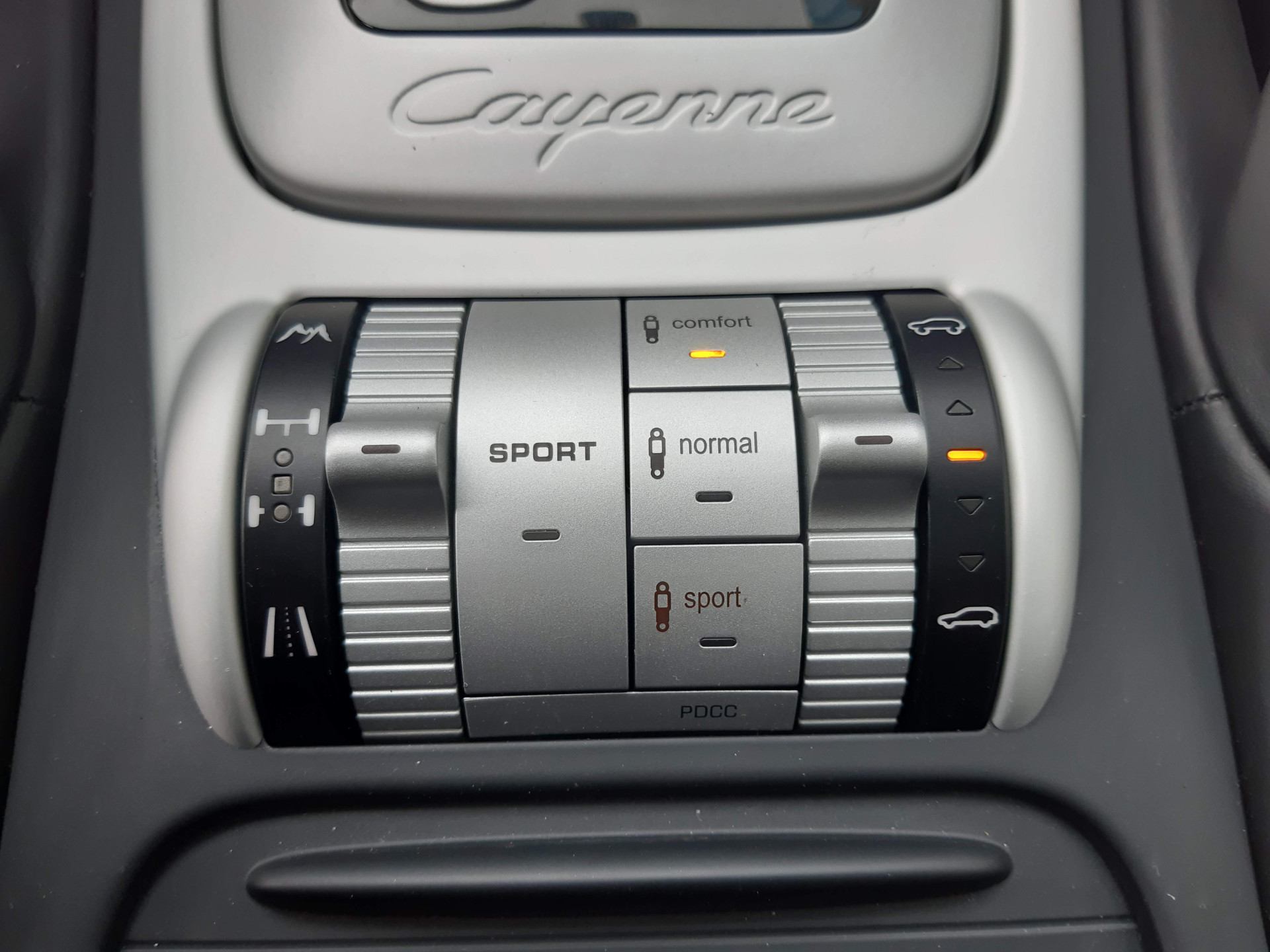 Porsche Cayenne GTS Uniek Exemplaar met lage kilometers Volledige onderhoudshistorie van Porsche-dealer beschikbaar,