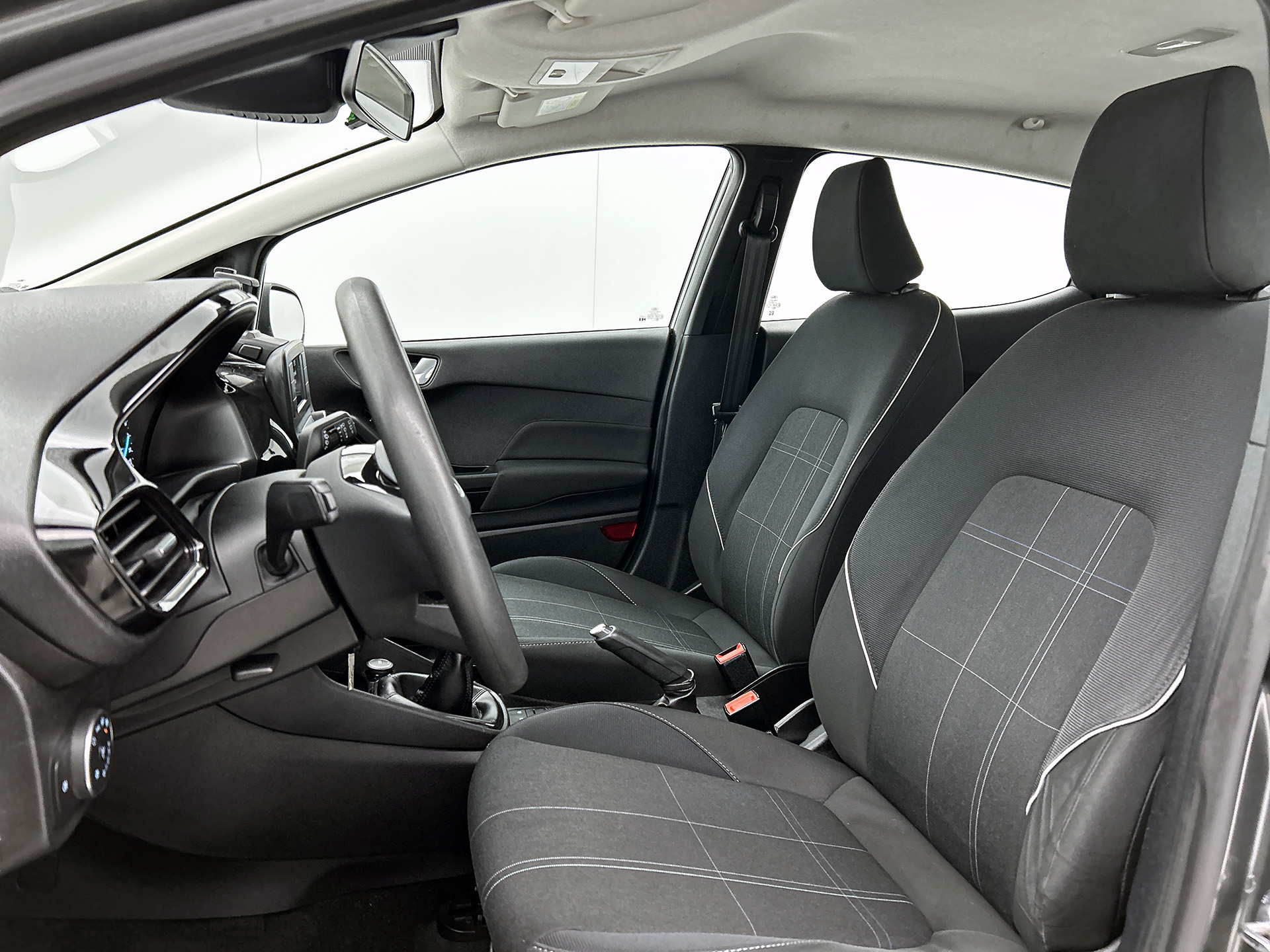 Ford Fiesta Trend 86PK | LM VELGEN | VERWARMDE VOORRUIT | PARK. SENSOREN