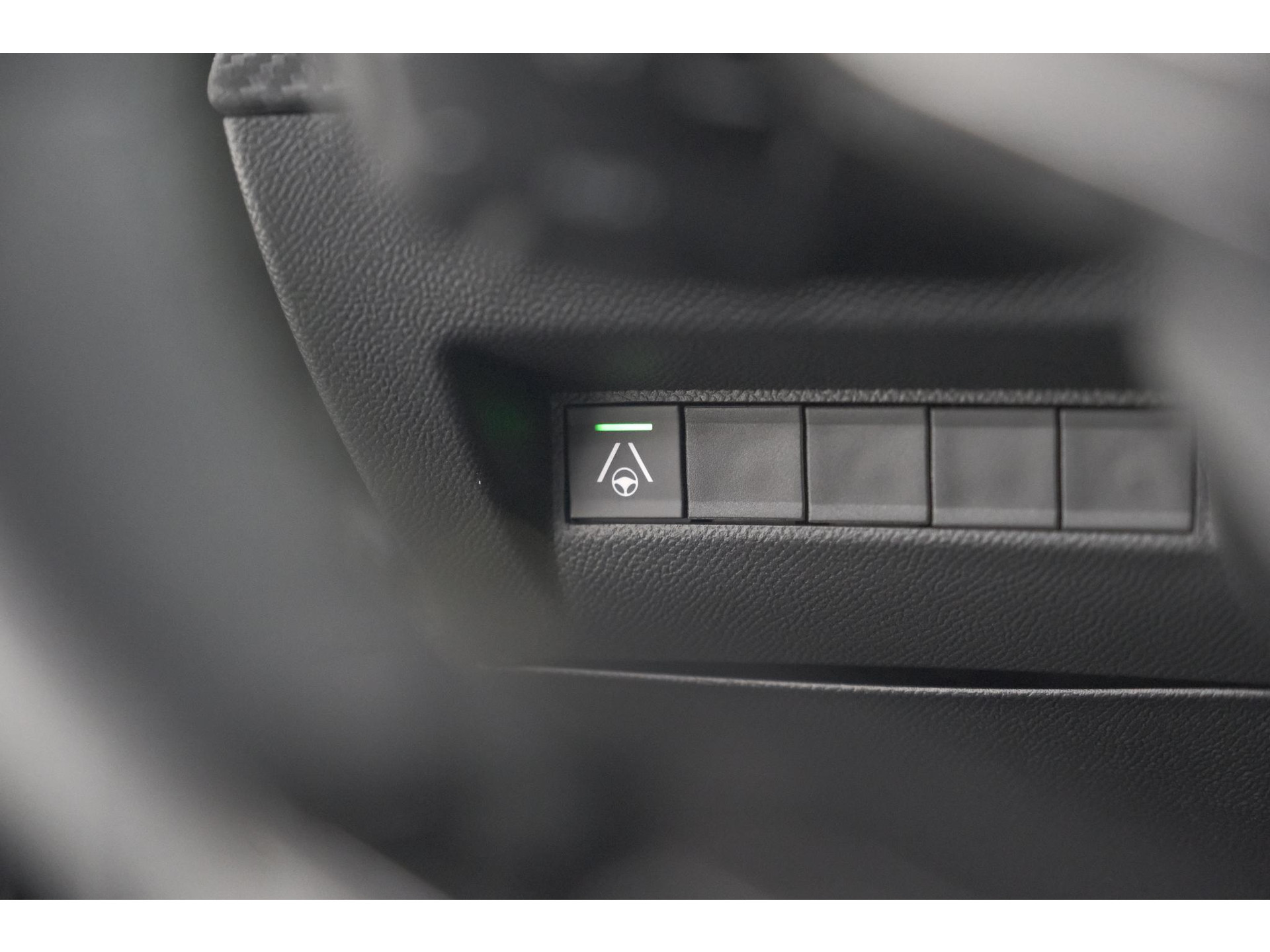 Peugeot 2008 PureTech 130 EAT8 GT | 360 Camera | Adaptieve Cruise Control | Stoelmassage | Apple Carplay