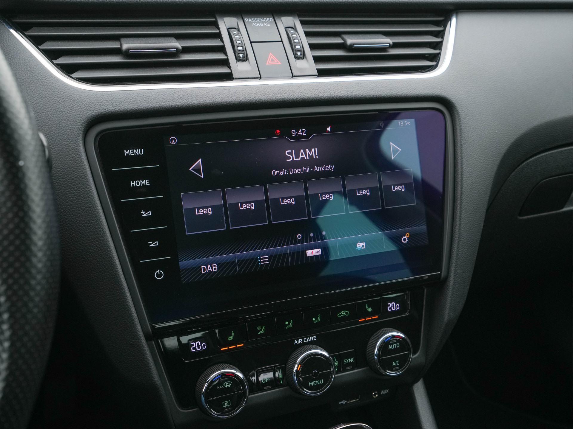 ŠKODA Octavia 1.0 TSI Greentech Style Business (INCL-BTW) Aut. *LEATHER-ALCANTARA | NAVI-FULLMAP | FULL-LED | CANTON-AUDIO | KEYLESS | DAB | HEATED-COMFORTSEATS | ECC | PARKPILOT | SHIFT-PADDLES | CRUISE | PRIVACY-GLASS | 18"ALU*