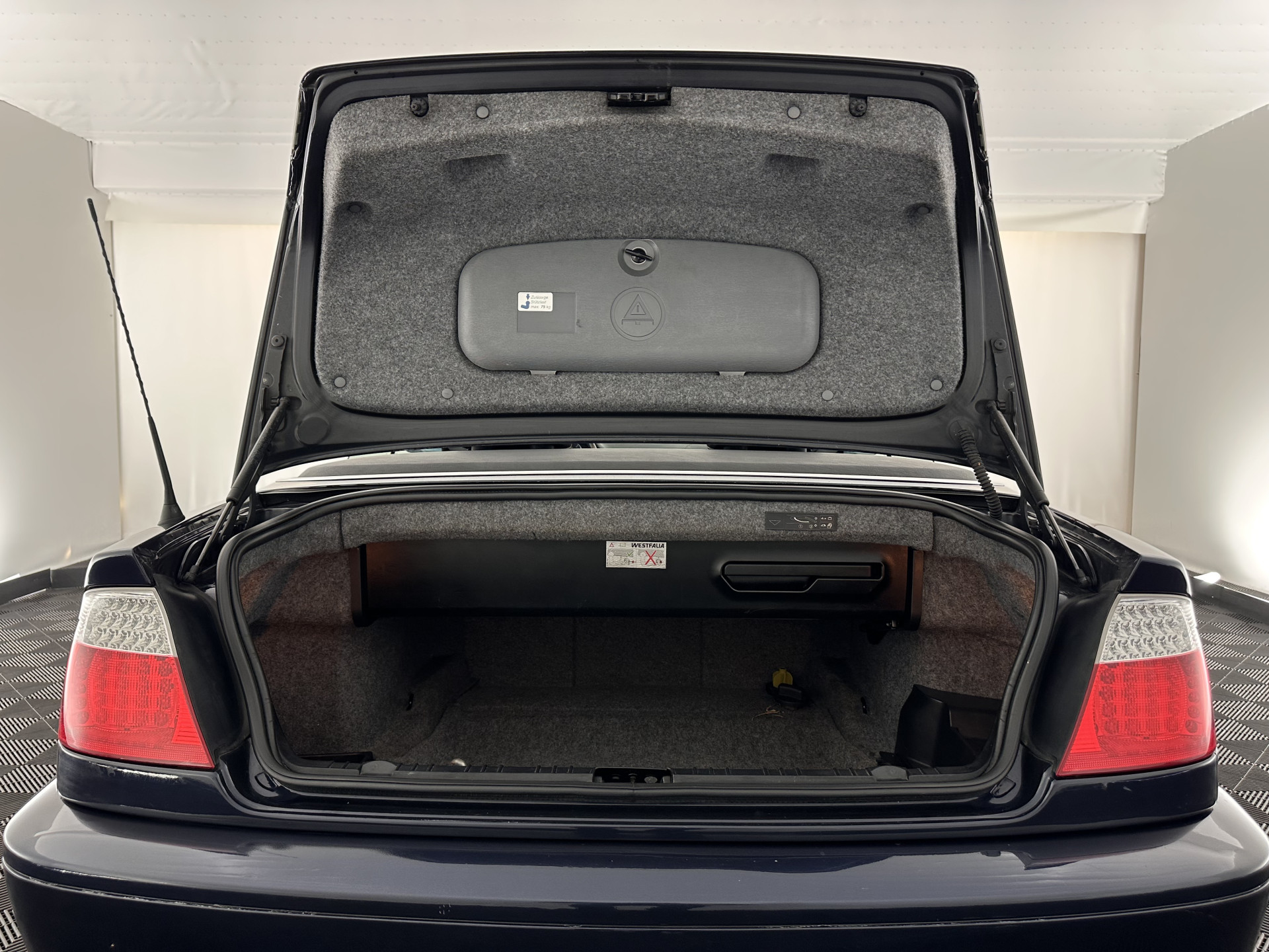 BMW 3-serie Cabrio 330Cd #car smokes excessively*LEATHER | XENON | MEMORY-PACK | SPORT-SEATS | ECC | CRUISE | 17''ALU | TOWBAR*