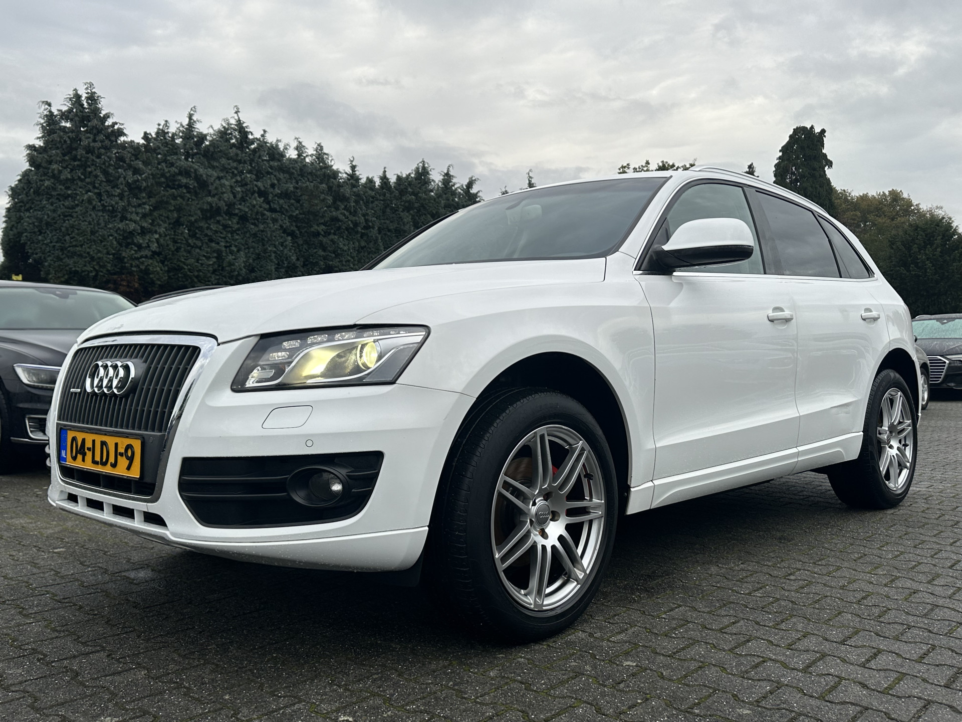 Audi Q5 2.0 TFSI Quattro (OIL PRESSURE PROBLEM) Pro Line Aut. *PANO | LUXURY-LEATHER | XENON-PLUS | NAVI-FULLMAP | PDC | AUDI-SOUNDSYSTEM | PRIVACY-GLASS | ECC | CRUISE | HEATED-COMFORTSEATS |  18"ALU*