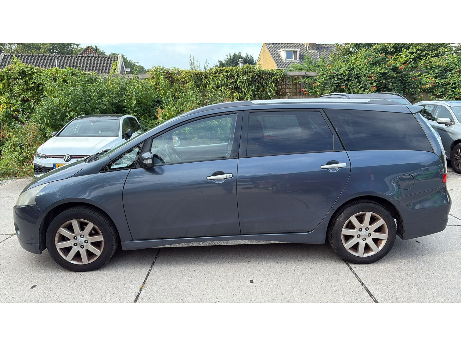 Mitsubishi Grandis 2.4-16V 7 Zits Only Export