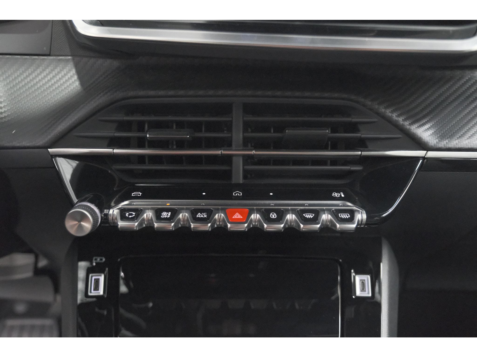 Peugeot 2008 1.2 Hybrid 145 Allure | Apple Carplay | Climate Control | Parkeersensoren Voor + Achter