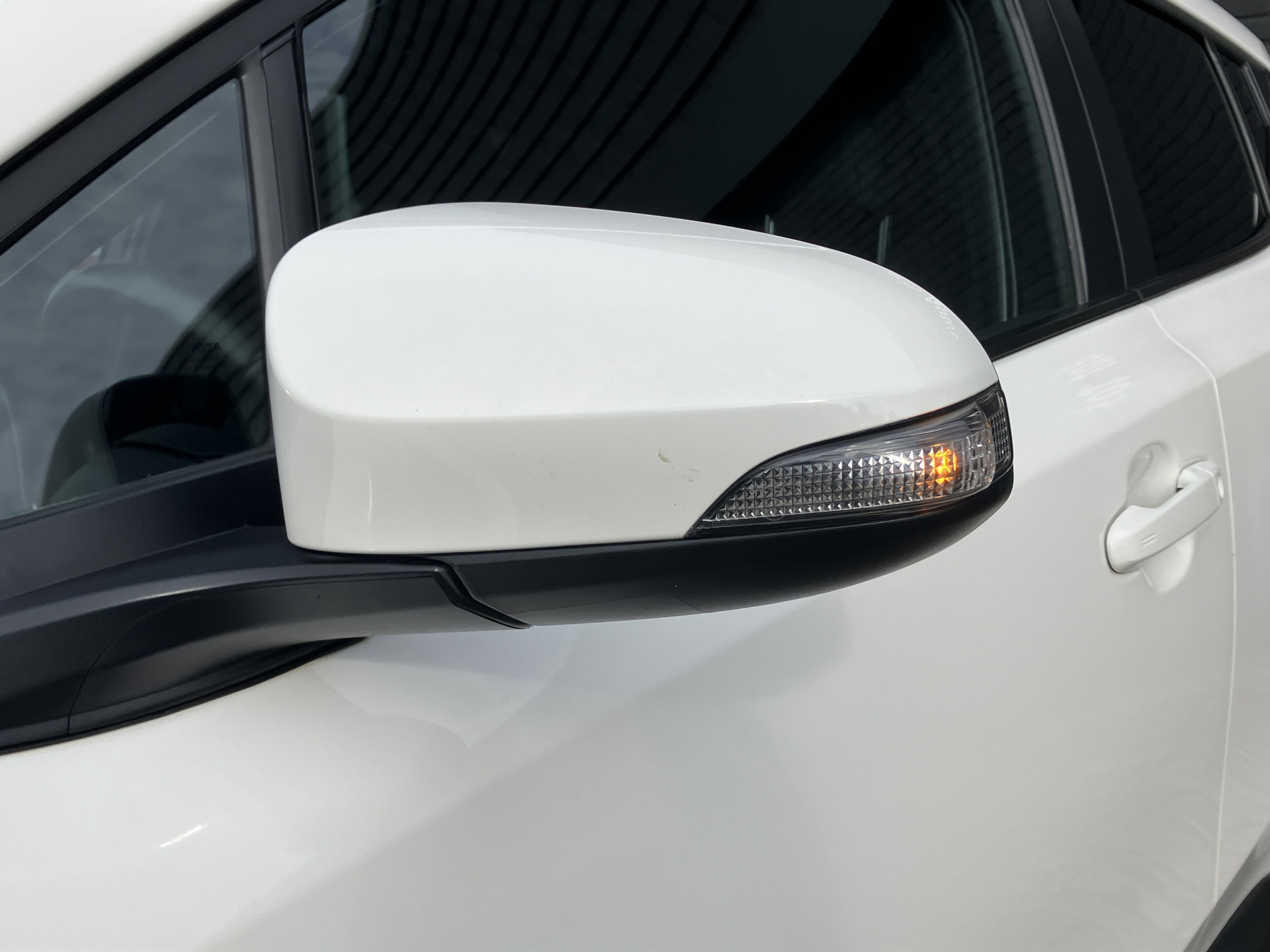 Toyota C-HR 1.8 Hybrid Active AUT. | 1e eigenaar | navigatie | camera | apple carplay | cruise control | 36.000 KM