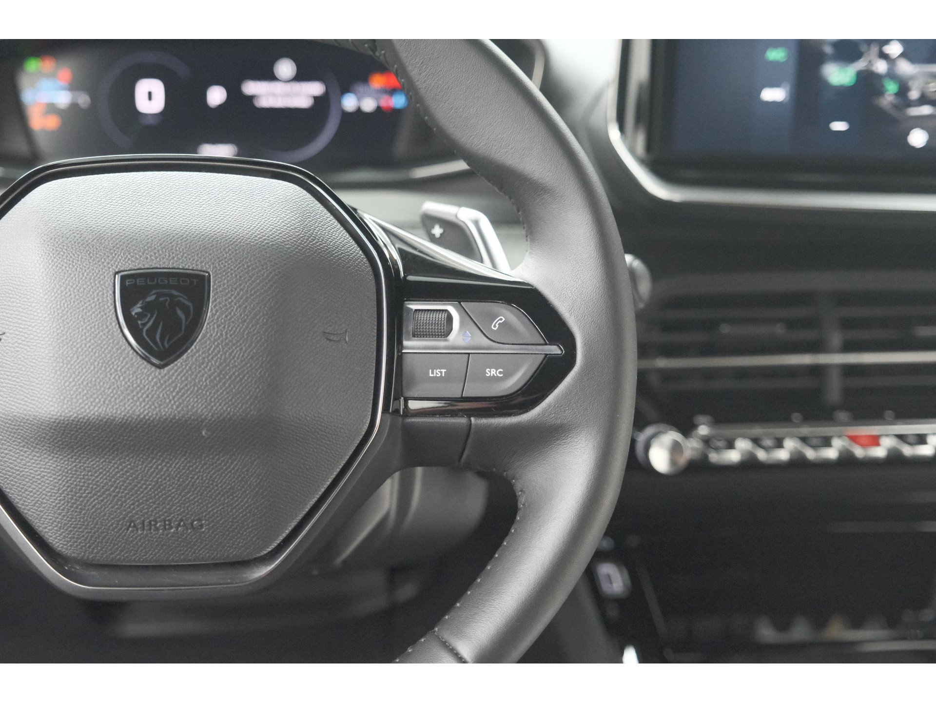 Peugeot 2008 PureTech 130 EAT8 Allure | Camera | Navigatie | Parkeersensoren | Apple Carplay