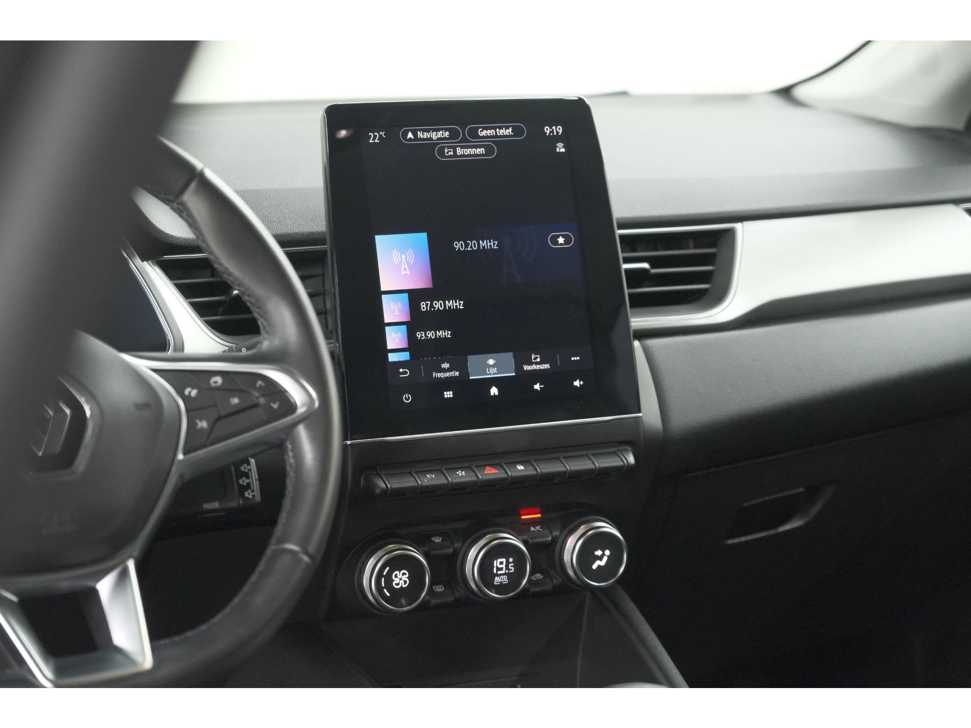 Renault Captur 1.6 E-Tech Plug-in Hybrid 160 Intens | Camera | 9.3 Inch Groot Scherm | Apple Carplay | Parkeersensoren