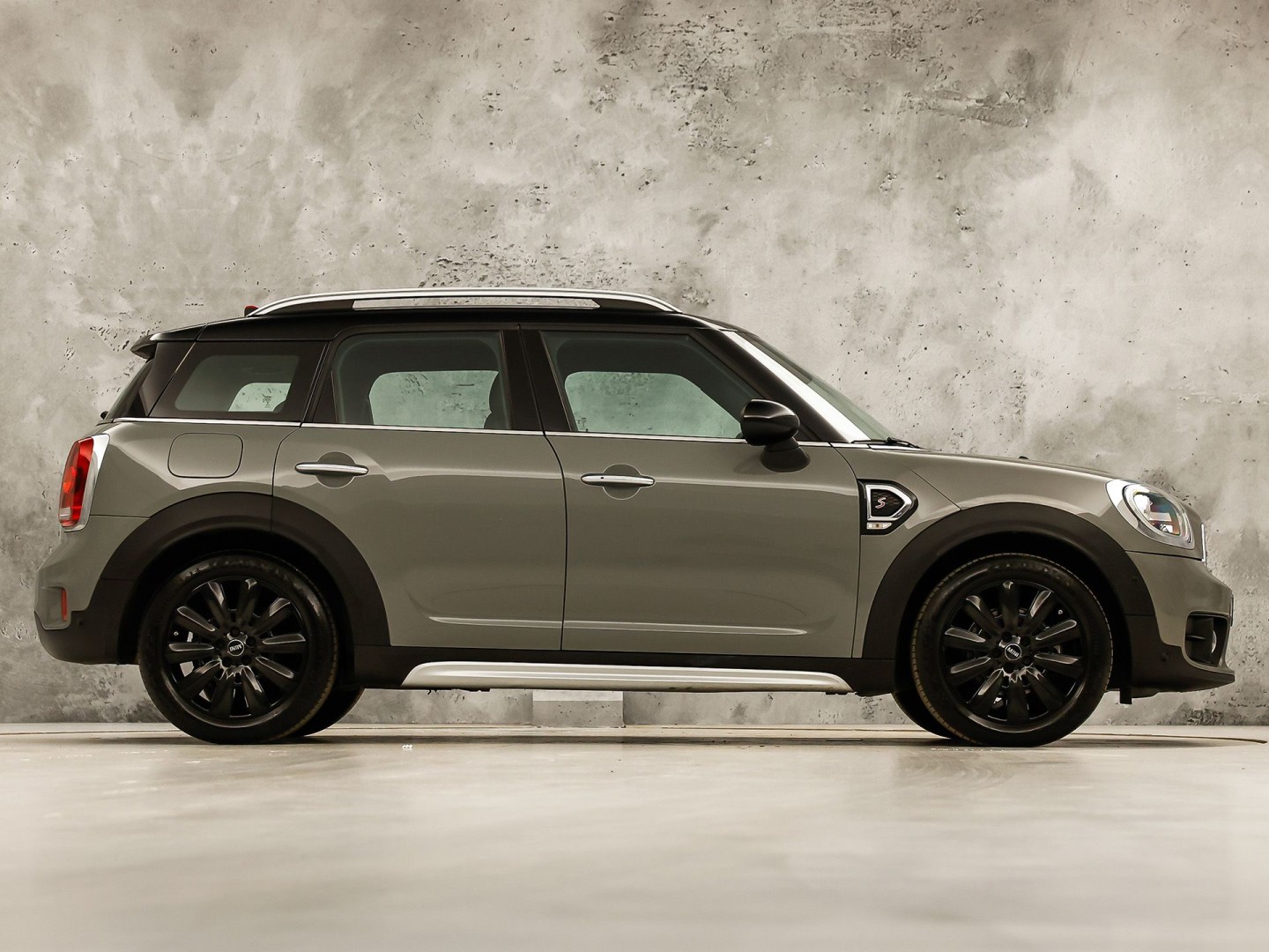 MINI Countryman 1.5 Cooper Chili (NAVIGATIE, CLIMATE, LEDER, PARKEERSENSOREN, SPORTSTOELEN, CRUISE, NIEUWE APK, NIEUWSTAAT)
