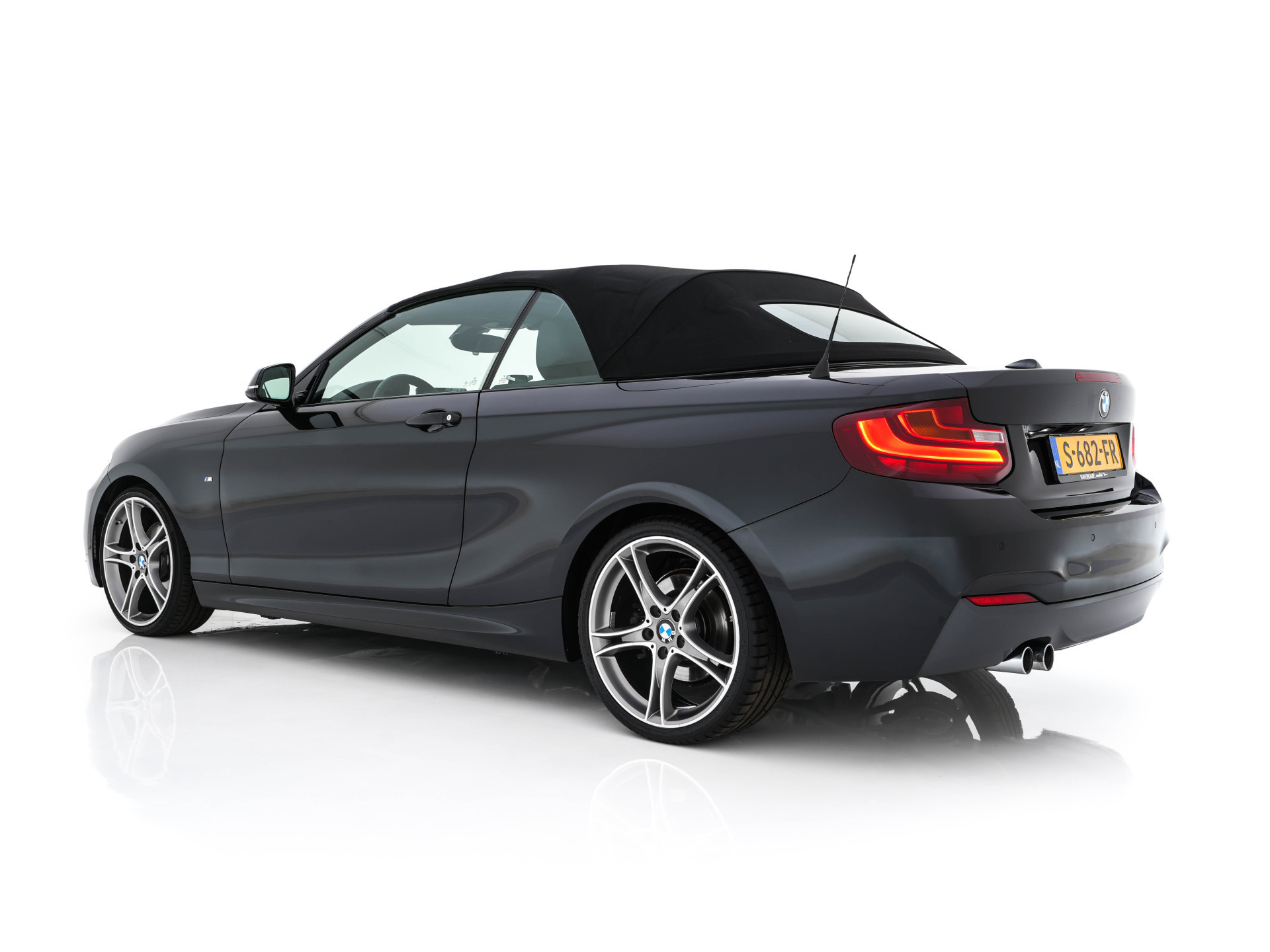 BMW 2-serie Cabrio 220d Sport M-Sportpack Aut. *LEATHER | BI-XENON | HARMAN/KARDON-AUDIO | MEMORY-PACK | HEATED-SPORTSEATS | NAVI-FULLMAP | DAB+ | ECC | PDC | AIRSCARF | LANE-ASSIST | 19''ALU*