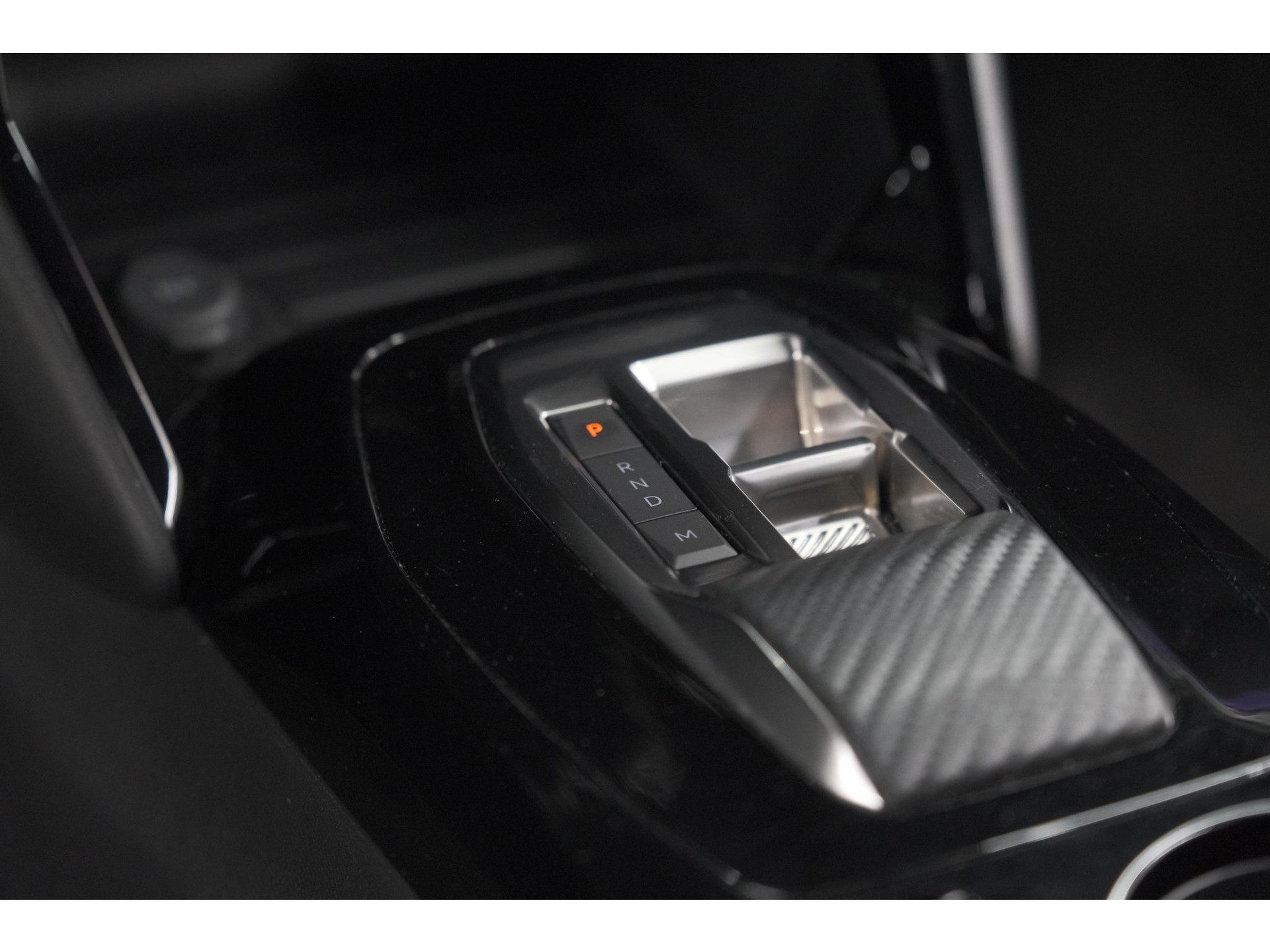 Peugeot 2008 1.2 Hybrid 145 GT | Camera | Apple Carplay | Parkeersensoren