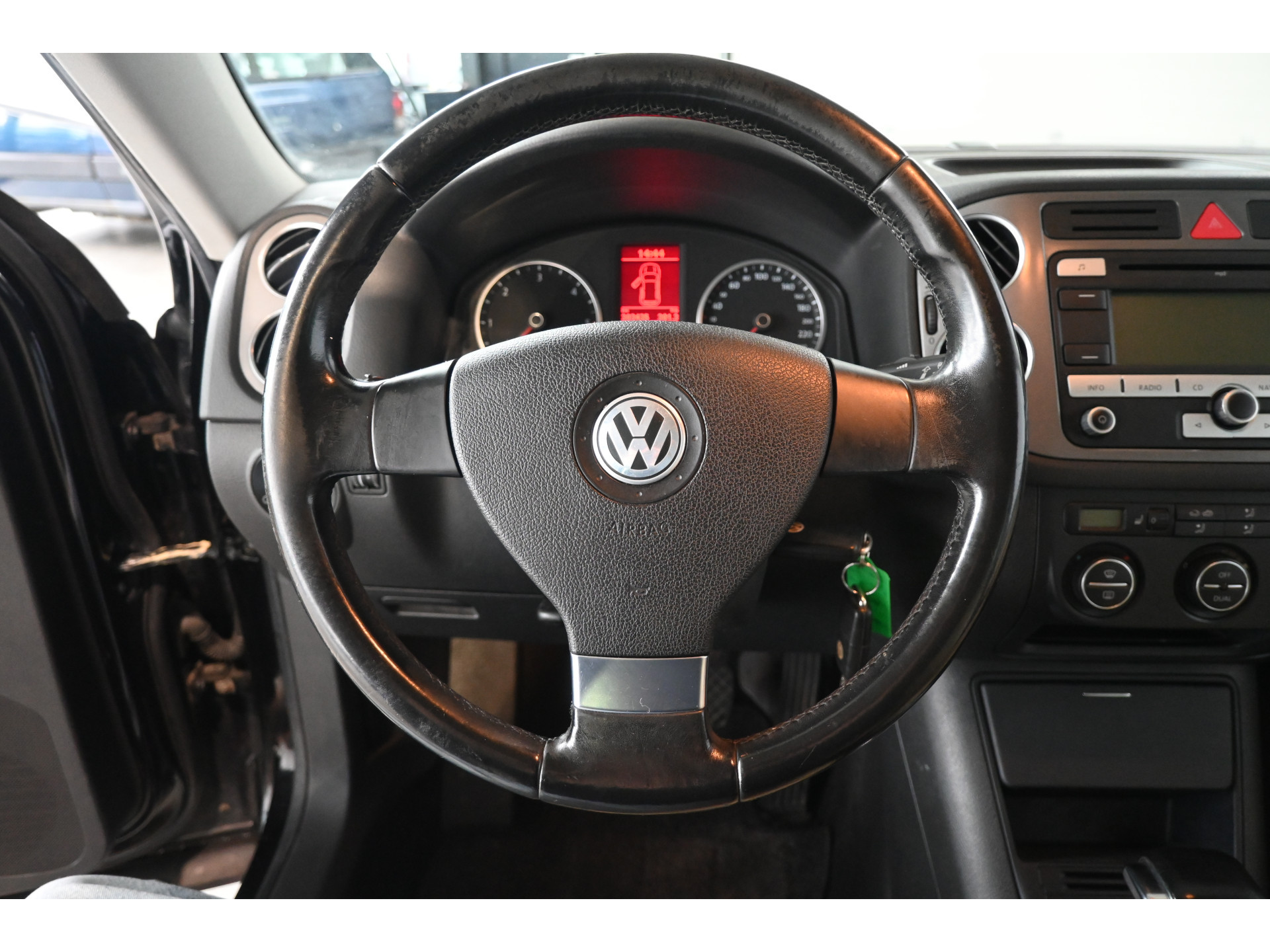 Volkswagen Tiguan 2.0 TDI Automaat DSG Sport&Style 4Motion Clima Cruise control Trekhaak Leder Lichtmetaal Inruil mogelijk