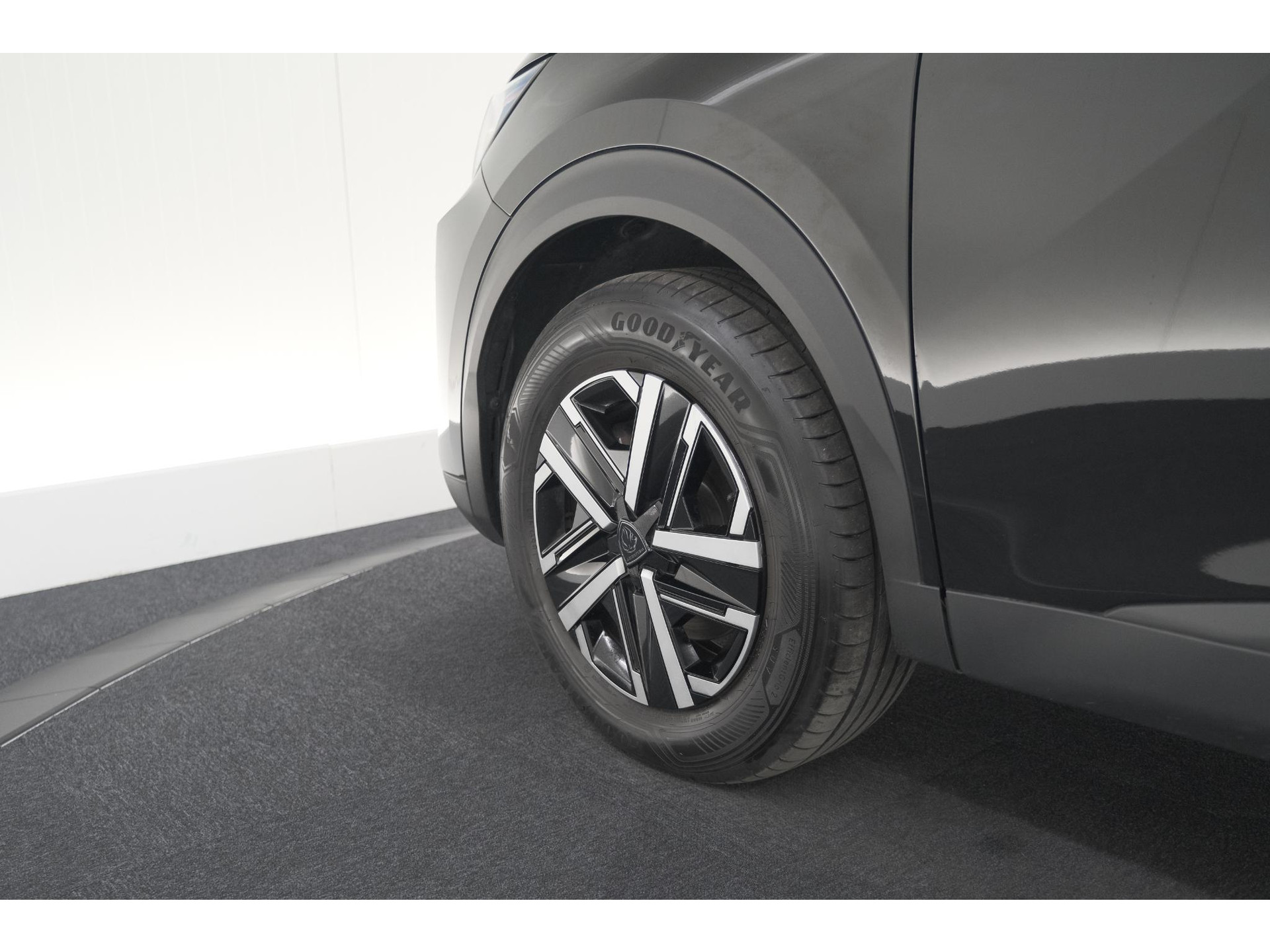 Peugeot 2008 1.2 Hybrid 136 Style | Apple Carplay | Parkeersensoren | Climate control