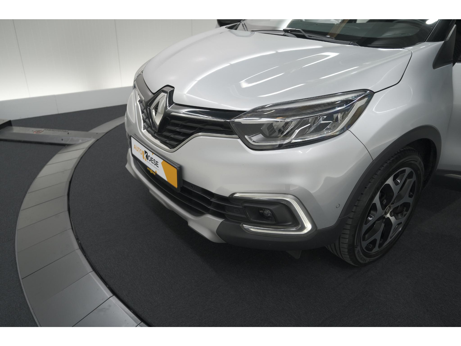 Renault Captur TCe 90 Intens | Camera | Dodehoekdetectie | Navigatie | Parkeersensoren