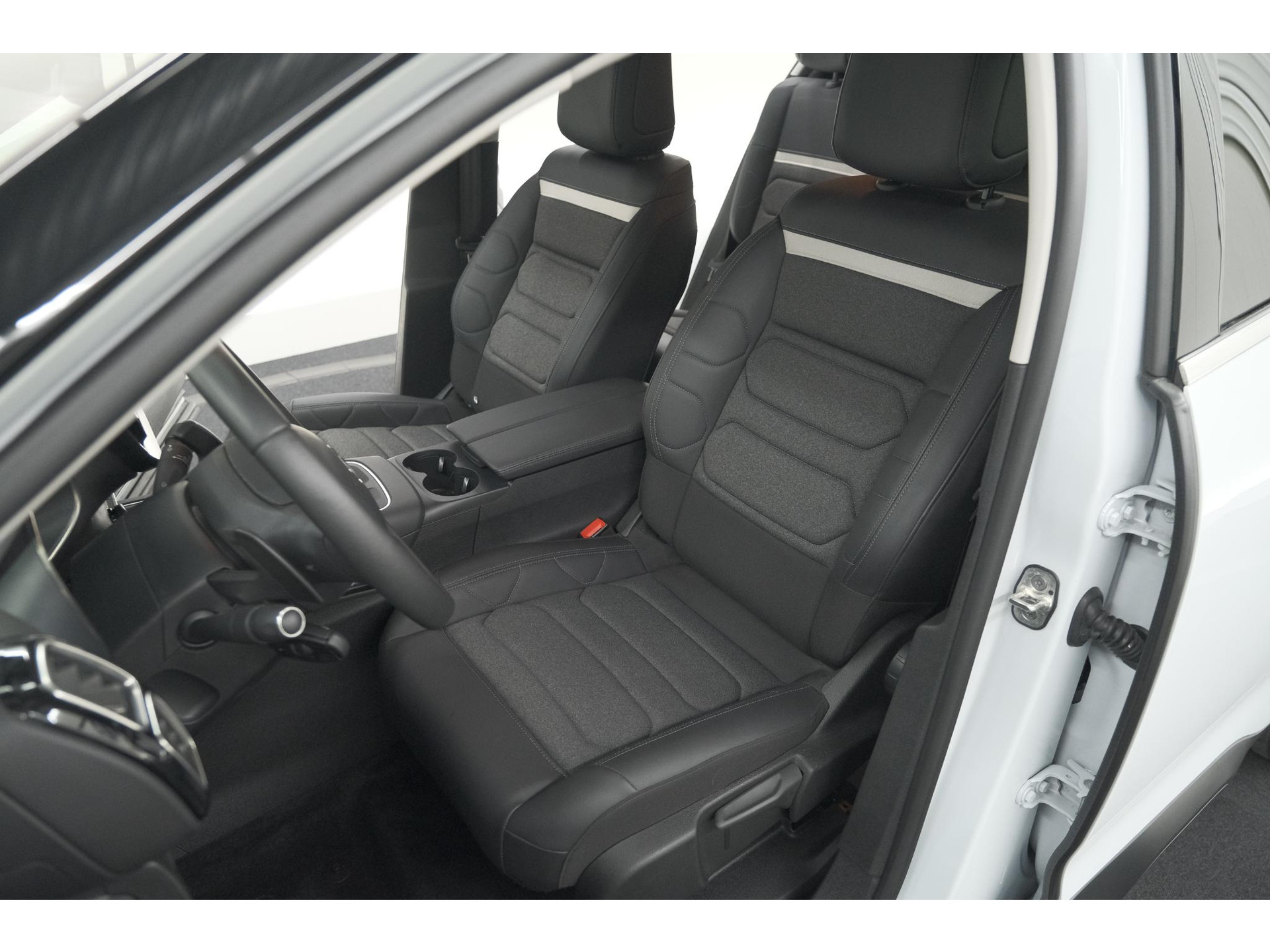 Citroen C5 Aircross 1.2 Hybrid 136 Plus | Camera | Navigatie | Parkeersensoren | Apple Carplay