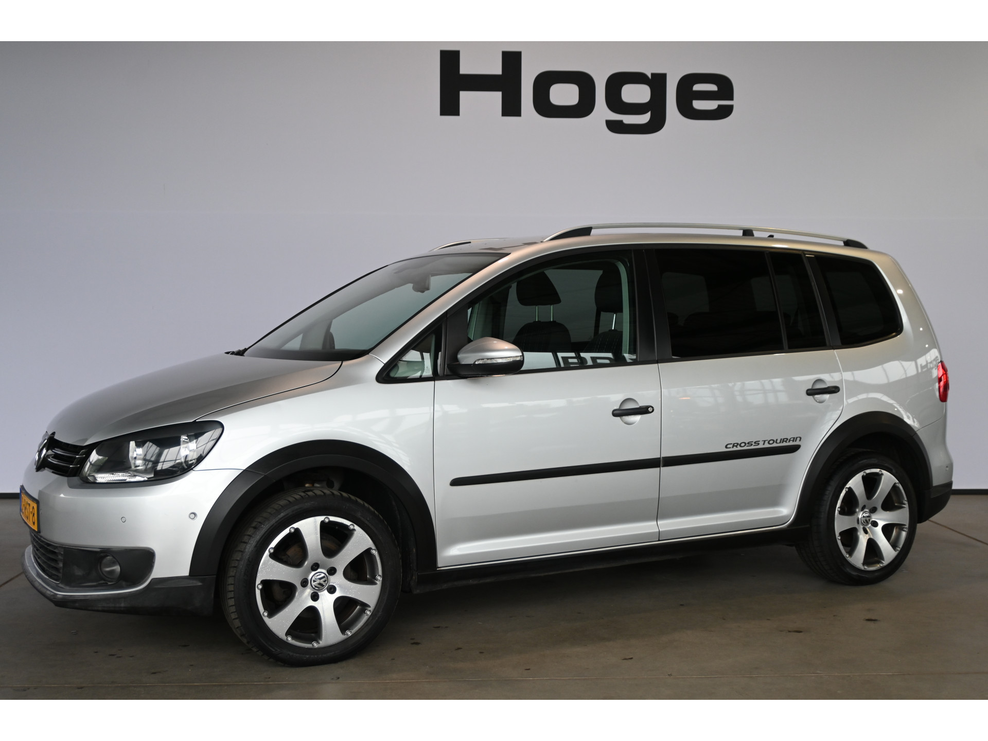 Volkswagen Touran 1.4 TSI Cross Climate control Trekhaak Cruise control PDC Inruil Mogelijk!