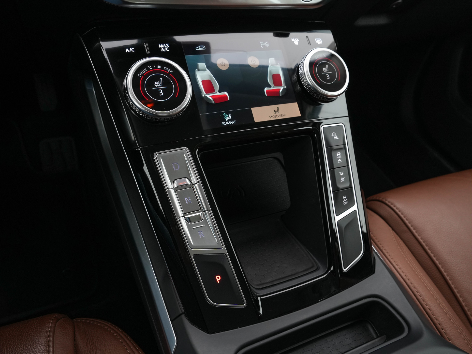 Jaguar I-PACE EV320 S AWD Business Pack 90 kWh [ 3-Fase ] {SOH-88%} (INCL-BTW) *LEATHER | FULL-LED | MERIDIAN-AUDIO | DIGI-COCKPIT | KEYLESS | DAB+ | NAVI-FULLMAP | ECC | HEATED-COMFORTSEATS | PDC | SURROUND-VIEW | CRUISE | LANE-ASSIST | TOWBAR | 20''A