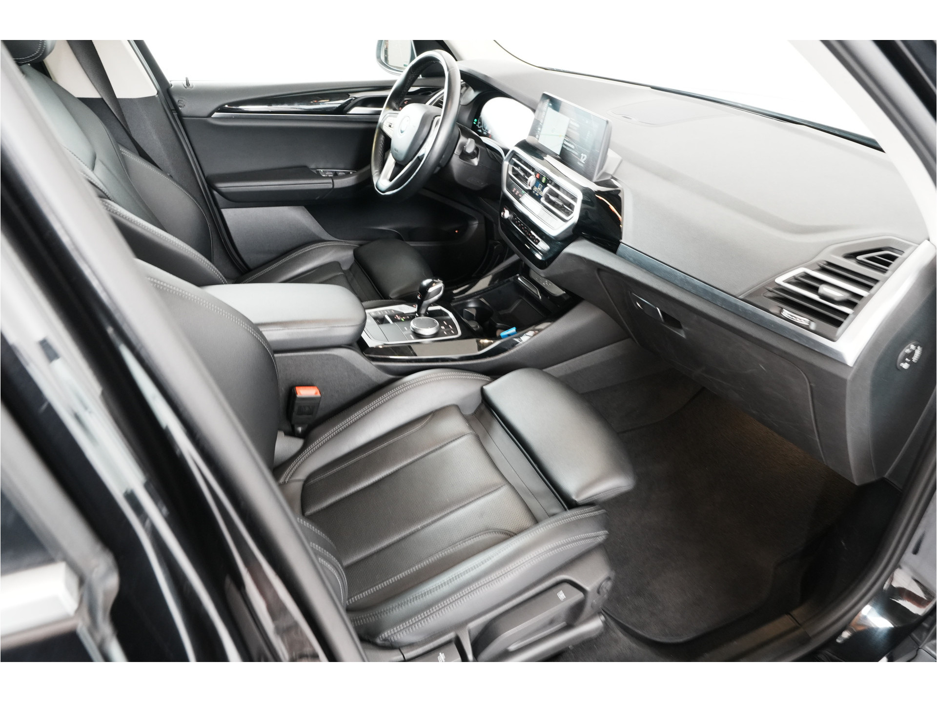 BMW X3 xDrive30e PHEV 293 pk | SOH 96% | Leder | 360° Cam | Adaptive Cruise | Sportstoelen |