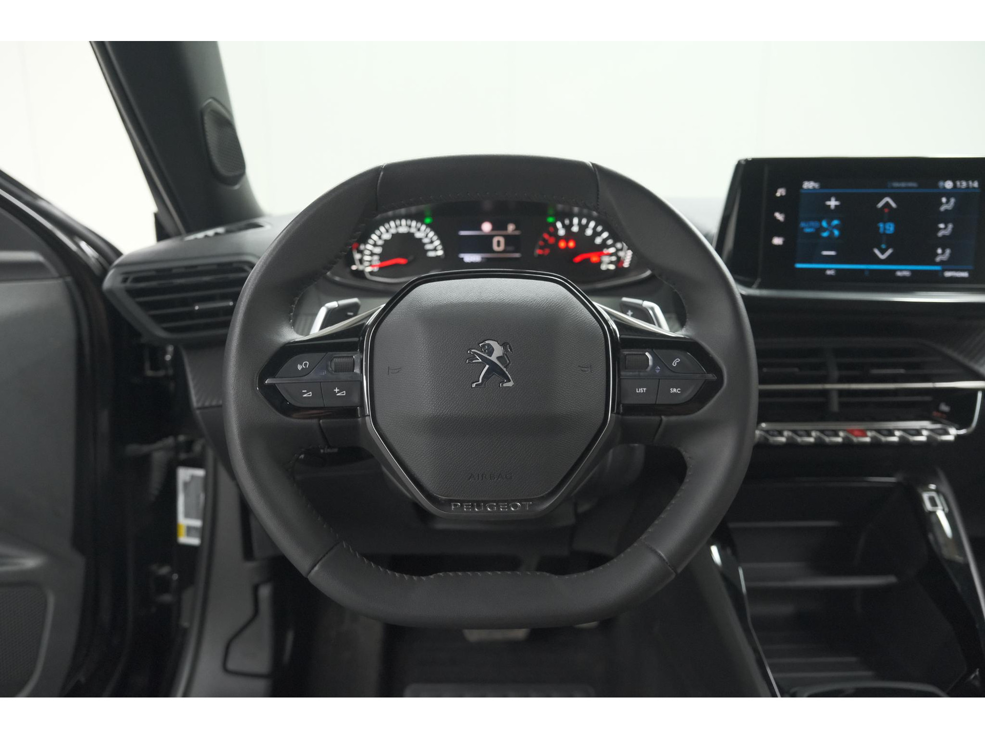 Peugeot 2008 PureTech 130 EAT8 Active Pack | Parkeersensoren | Apple CarPlay | Climate Control | Stoelverwarming