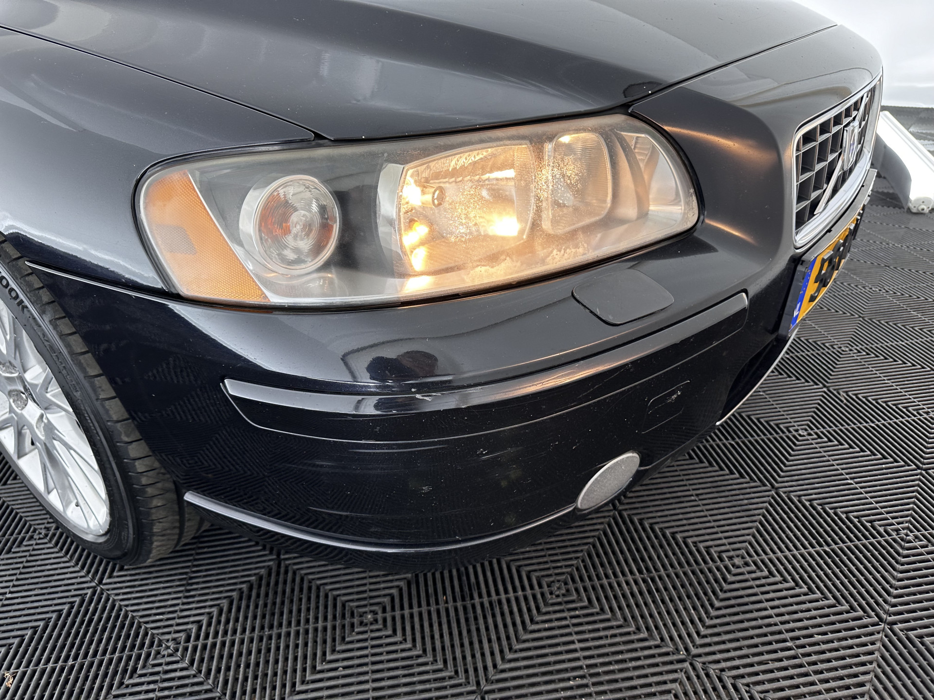 Volvo S60 2.4 D5 Momentum Aut.*NAVI-FULLMAP | LEATHER-FABRIC | ECC | CRUISE | PDC | TOWBAR | HEATED-COMFORTSEATS | 17"ALU*