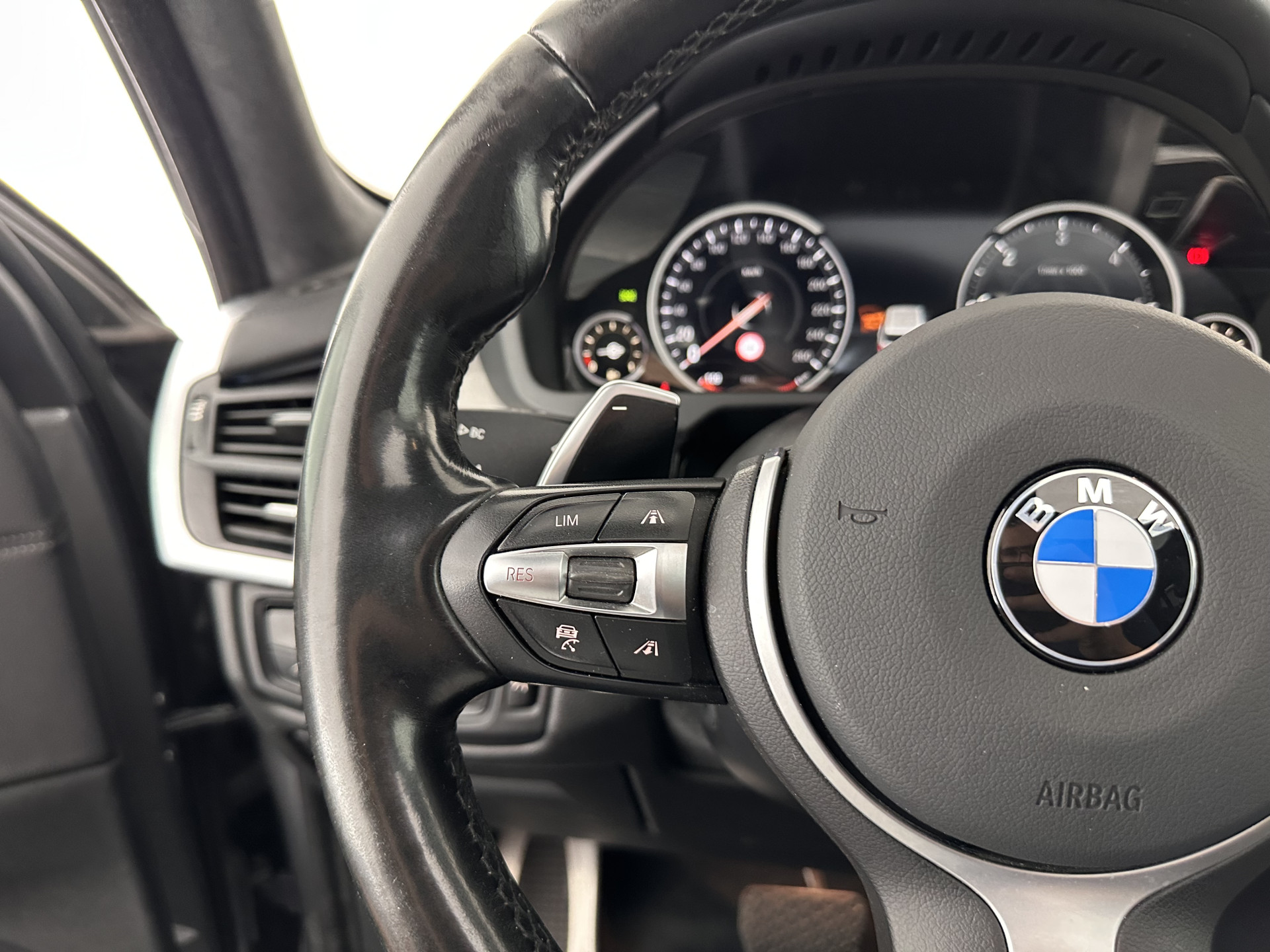 BMW X5 M50d M-Sportpack Aut. *PANO | HEAD-UP | LUXURY-LEATHER | ADAPTIVE-CRUISE | SOFT-CLOSE | BANG&OLUFSEN | TOP-VIEW | BLINDSPOT | NIGHT-VISION | MEMORY-PACK | DIGI-COCKPIT | HEATED-COMFORTSEATS | NAVI-FULLMAP |