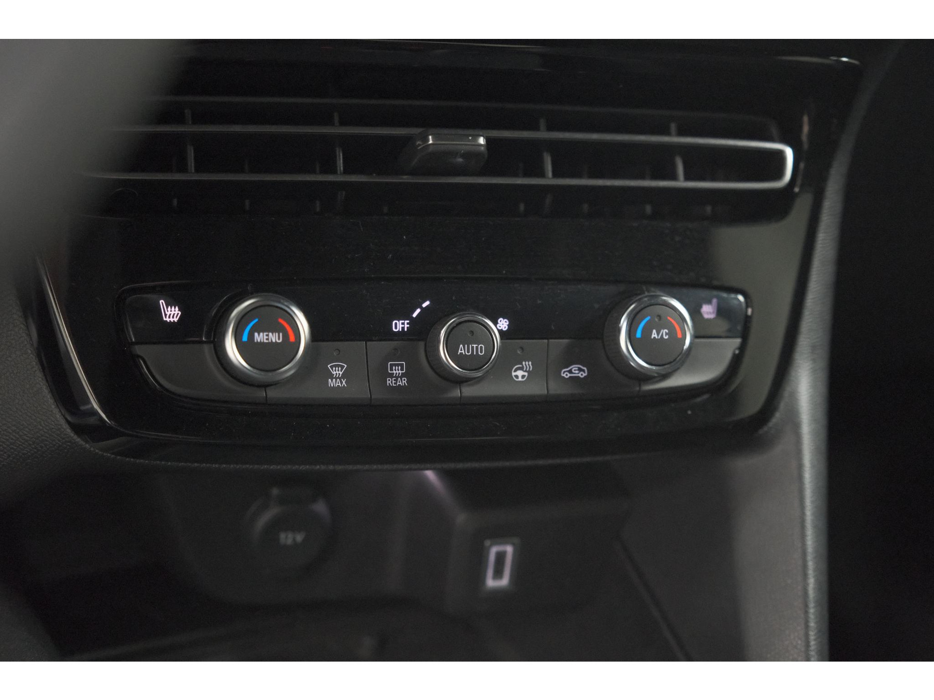 Opel Mokka 1.2 Turbo 145 Hybrid GS | Allseason Banden | Adaptieve Cruise Control | Camera | Dodehoekdetectie | Stoelverwarming