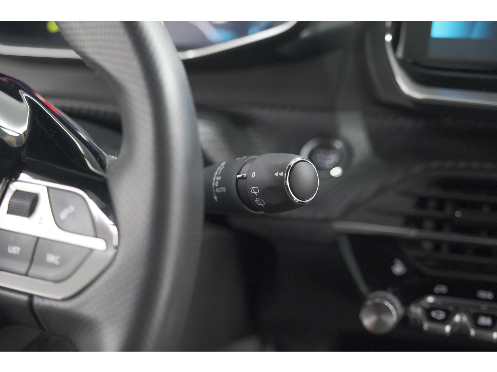 Peugeot 2008 PureTech 130 EAT8 GT | Camera | Dodehoekdetectie | Apple Carplay | Pack Winter