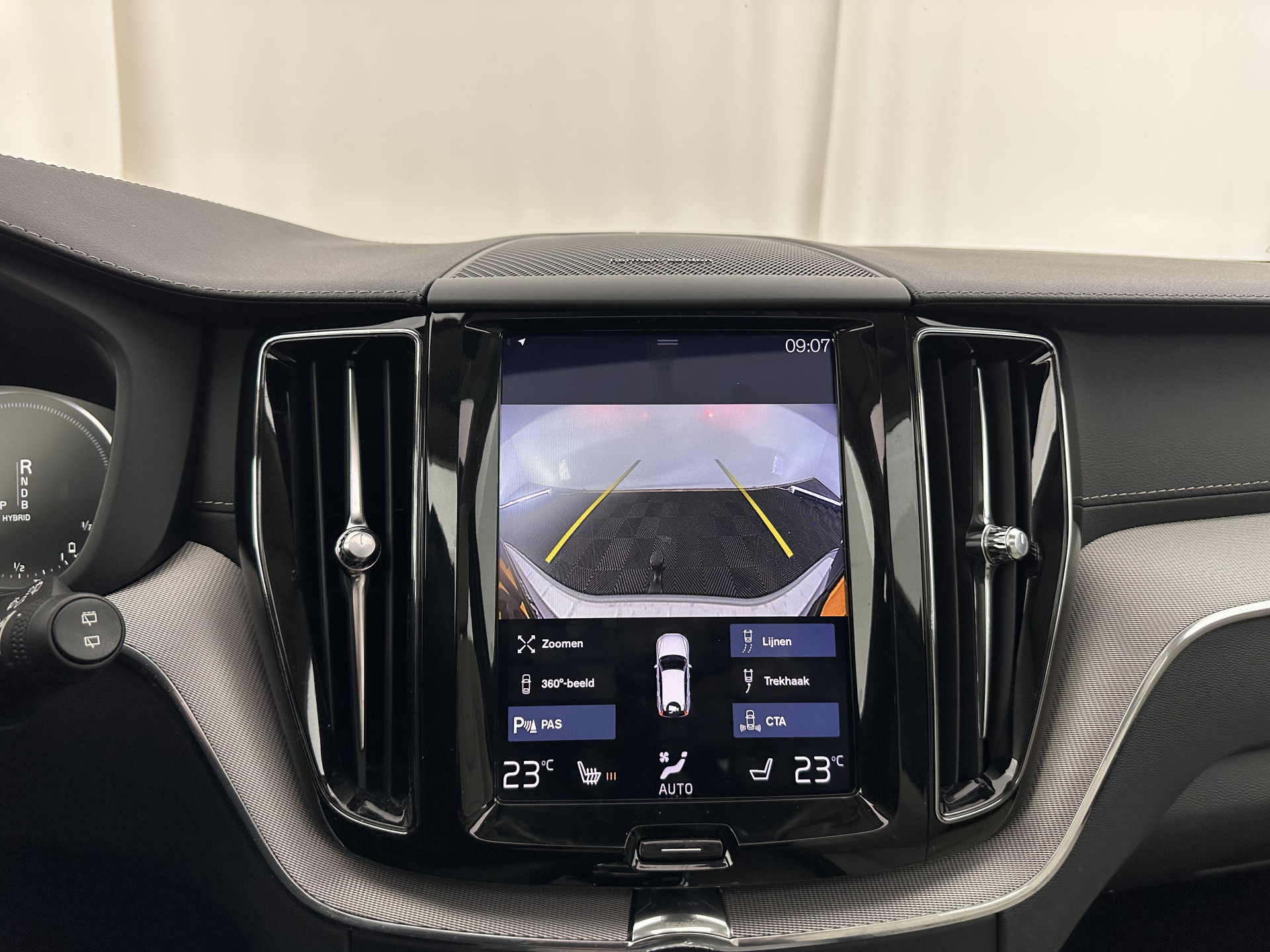 Volvo XC60 2.0 T8 Twin Engine AWD Inscription (Plug-In) (INCL-BTW) Aut. *PANO | LEATHER | FULL-LED | MEMORY-PACK | HARMAN/KARDON | TOPVIEW | DIGI-COCKPIT | KEYLESS | HEATED-SPORTSEATS | NAVI-FULLMAP | ECC | PDC | ADAPTIVE-CRUISE | TOWBAR | HEAD-UP