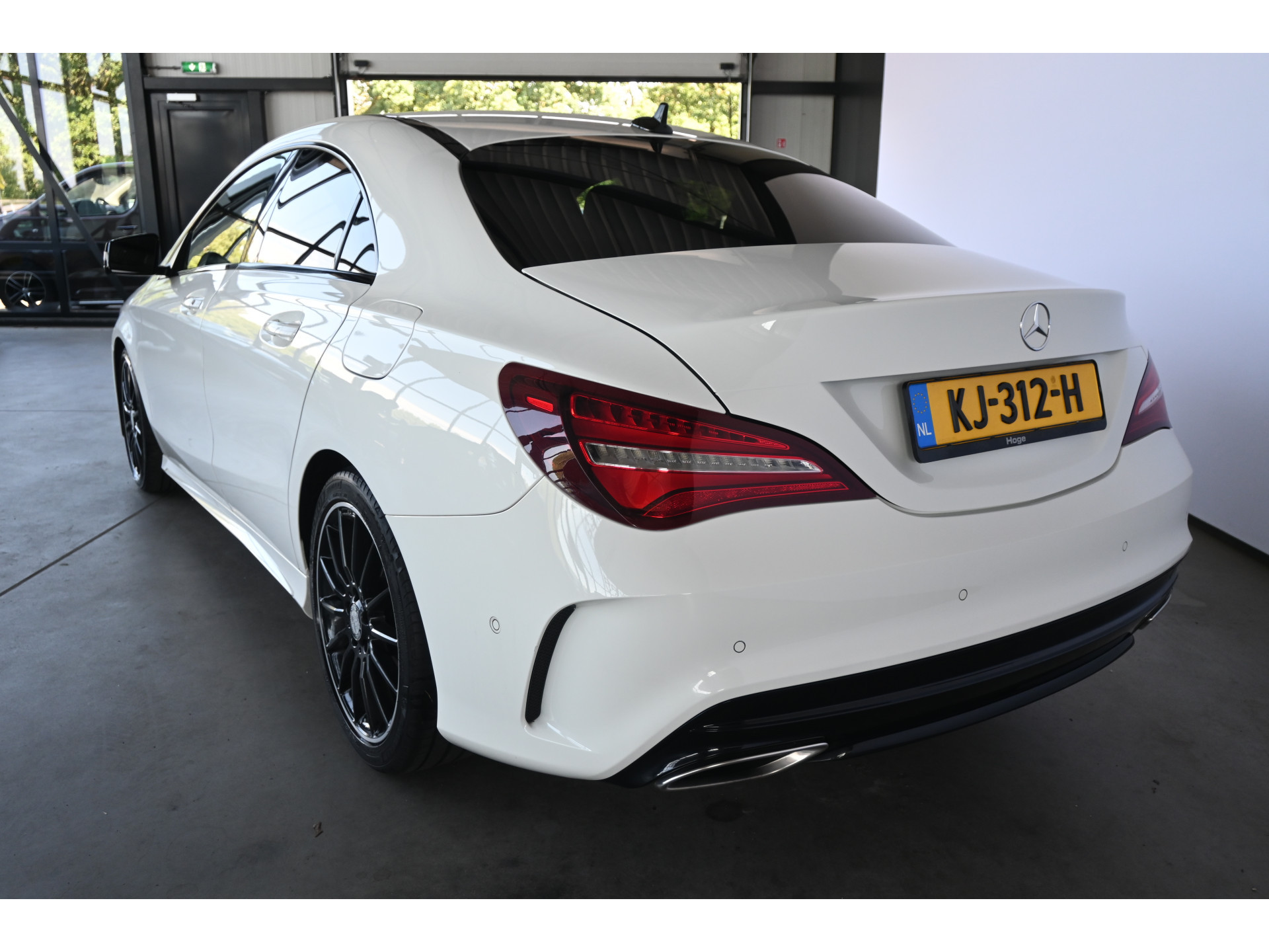 Mercedes-Benz CLA-klasse 180 AMG Night Edition Plus Clima Cruise Xenon LED Navigatie Inruil mogelijk