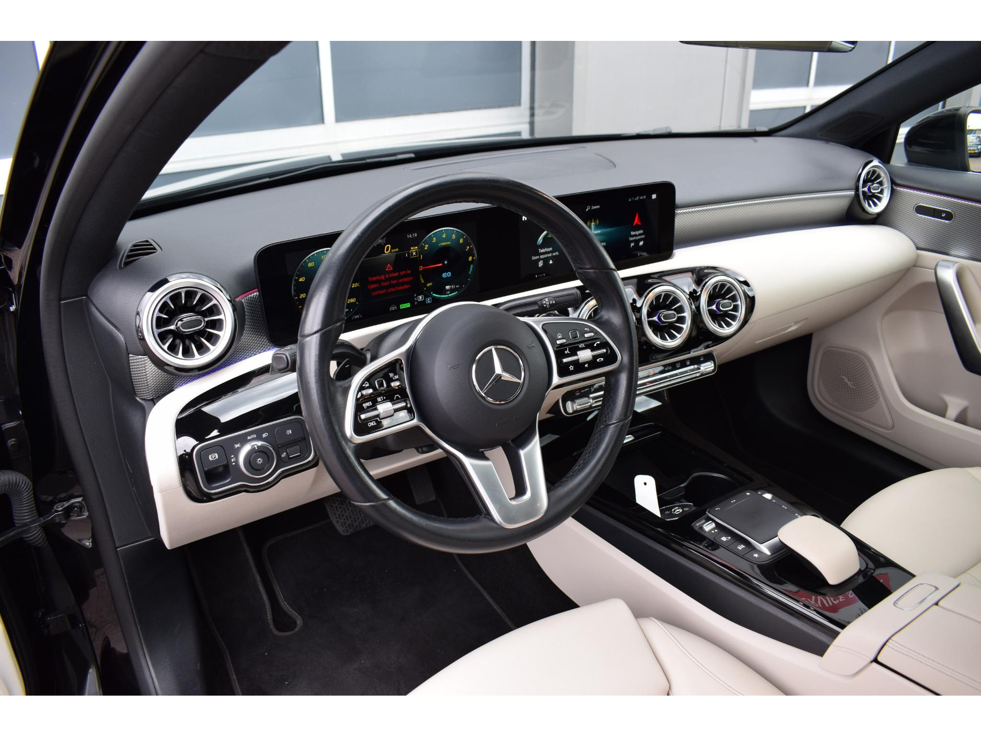 Mercedes-Benz A-klasse 250 e Business Solution Luxury Limited | Pano | Leer | Burmester | SOH: 94,3% | Stoelverwarming