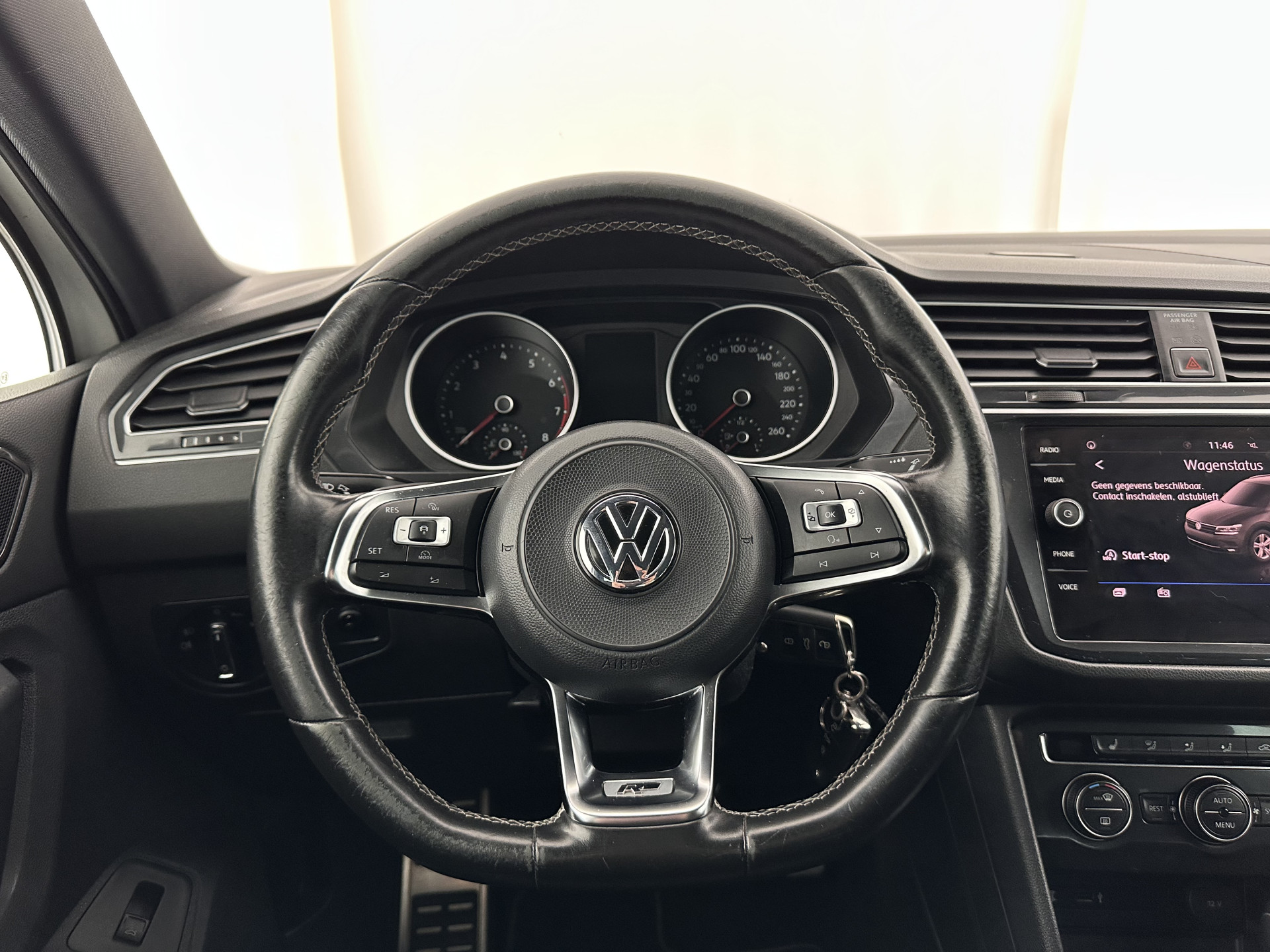 Volkswagen Tiguan 2.0 TSI 4Motion R-Line Highline Aut. *ADAPTIVE-CRUISE | LEATHER-MICROFIBRE | FULL-LED | NAVI-FULLMAP | HEATED-SPORTSEATS | CAMERA | SHIFTPADDLES | PRIVACYGLASS | CARPLAY | ECC | PDC | 20''ALU*