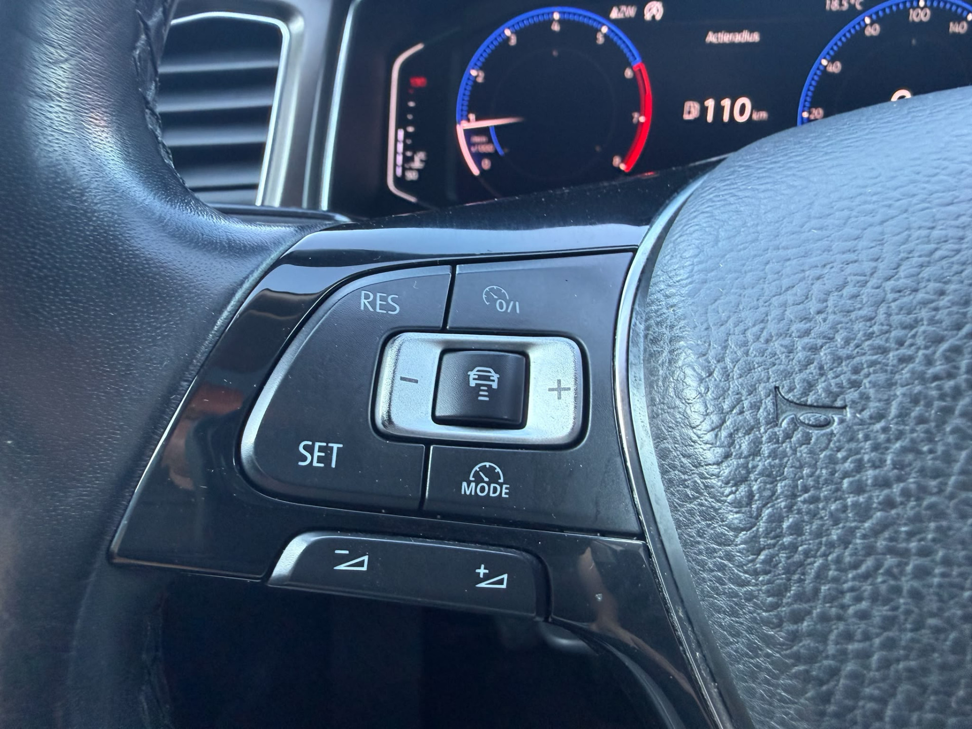 Volkswagen T-Roc 1.0 TSI Style | 1E EGENAAR | 3/6 OF 12MND GARANTIE | PANODAK | ACC | LANE ASSIST | AIRCO |