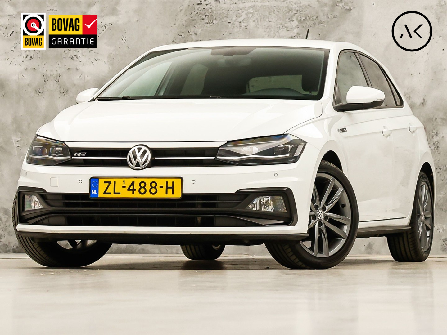 Volkswagen Polo 1.0 TSI R-Line Sport Automaat (VIRTUAL COCKPIT, ZWART HEMEL, GROOT NAVI, CLIMATE, LEDER, SPORTSTOELEN, GETINT GLAS, LM VELGEN, ADAPTIVE CRUISE, NIEUWSTAAT)