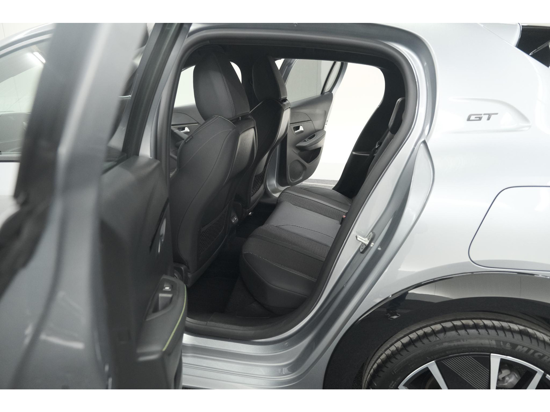 Peugeot 208 PureTech 100 GT | Camera | Navigatie | Apple Carplay | Parkeersensoren